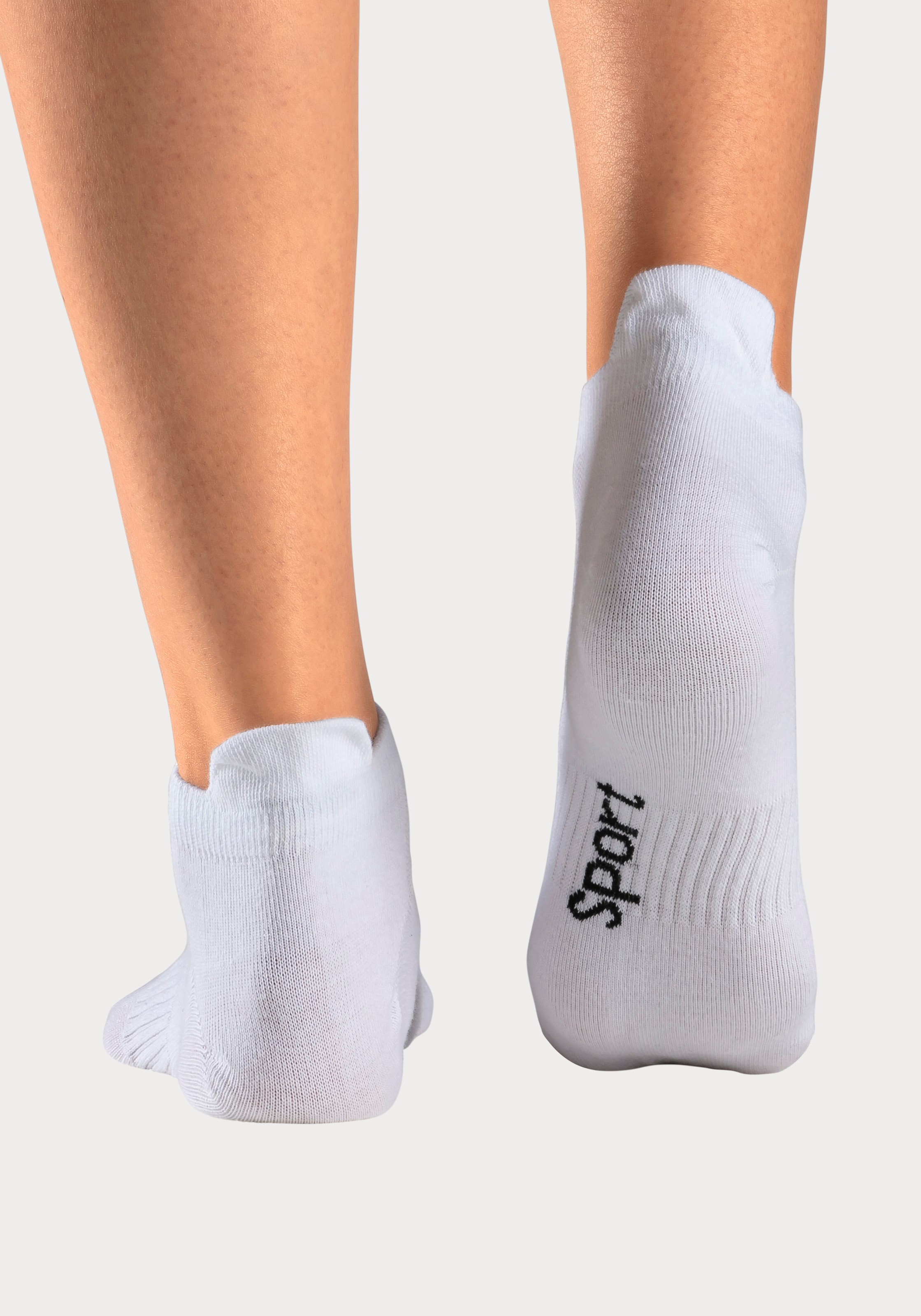 Bench. Sneakersocken, (Packung, 6 Paar), mit feiner Mesh Konstruktion und Mittelfußgummi