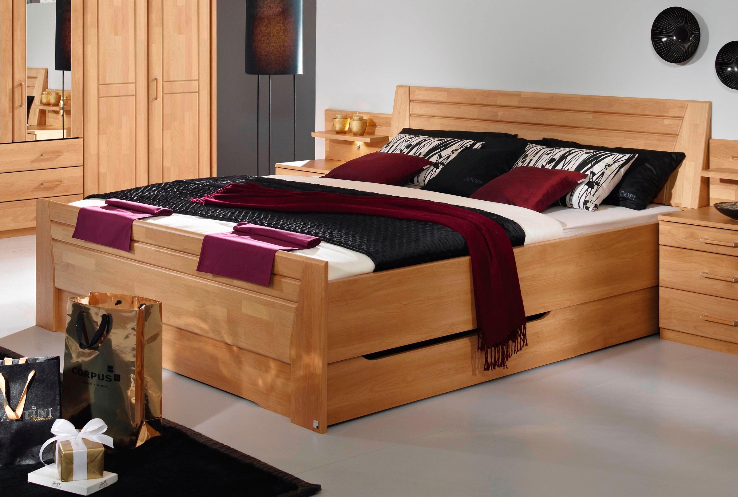 rauch BLACK Massivholzbett Sitara, mit Sockelschubkästen