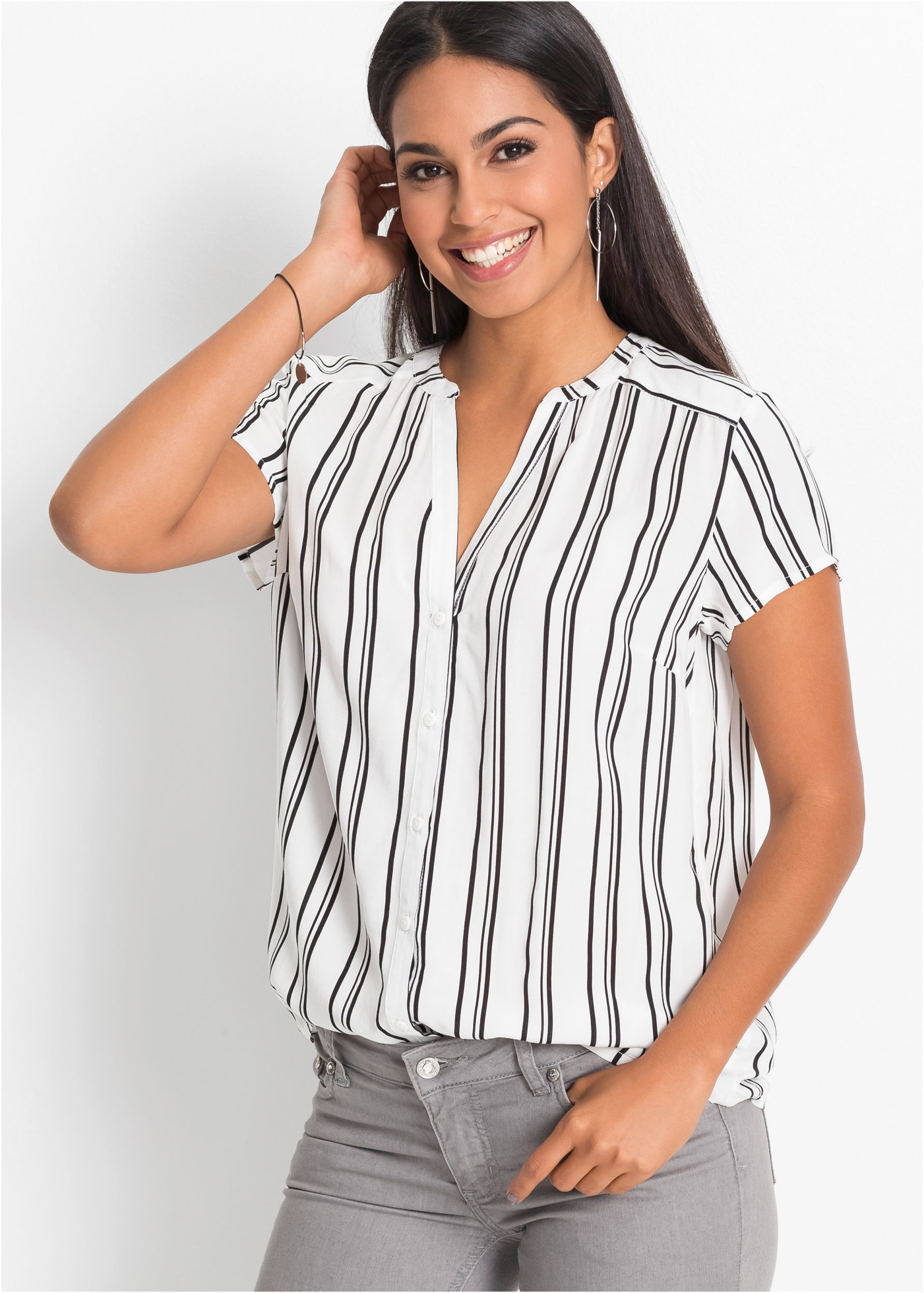 bonprix Kurzarmbluse Regular Fit, für Businessmode, aus Viskose, feminin gestaltet