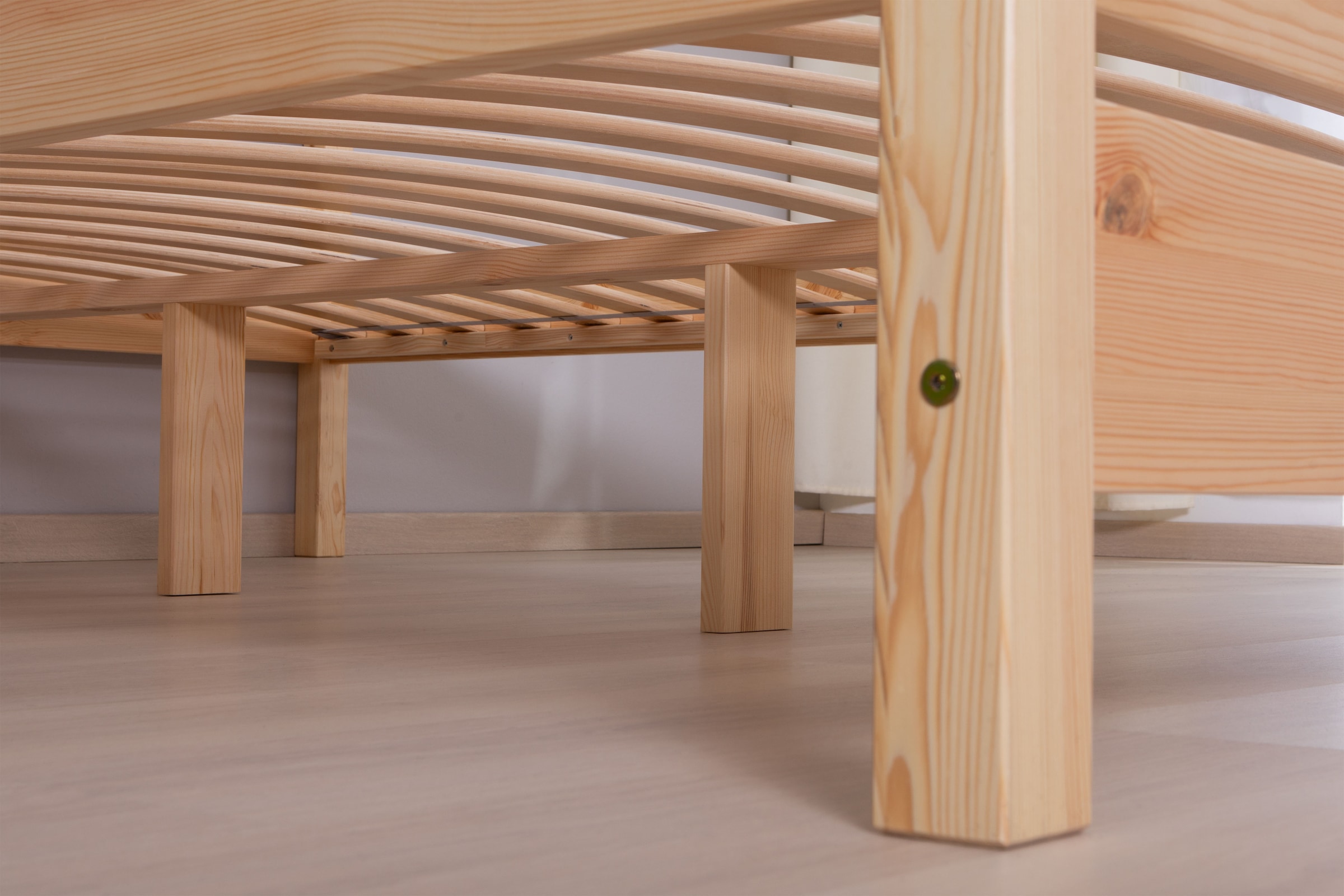 Ticaa Massivholzbett »Bora«, ideal fürs Kinder- und Jugendzimmer, inklusive Rollrost