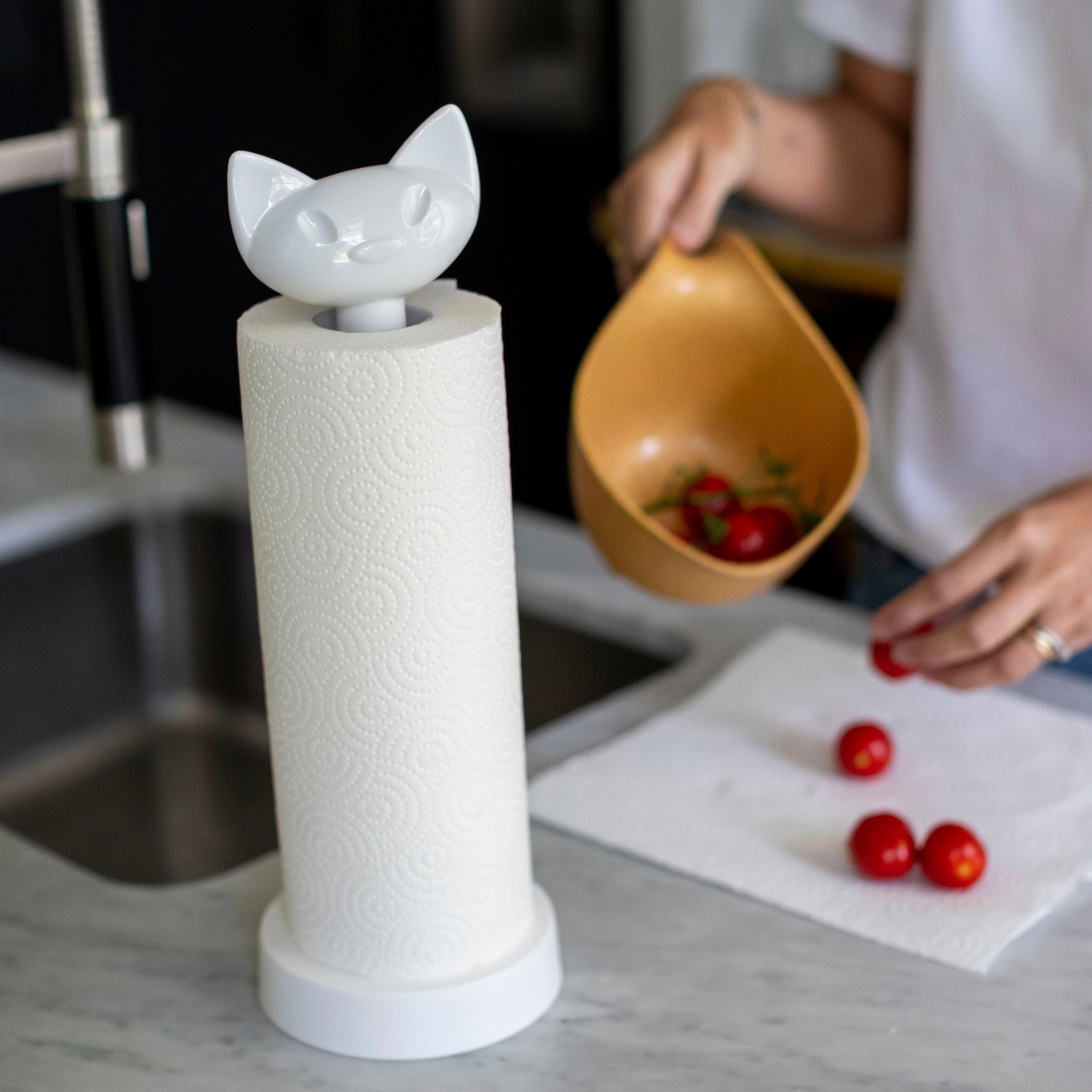 KOZIOL Küchenrollenhalter »MIAOU«, (1 St.), CO² neutral in Deutschland produziert! 100% recycelbar, melaminfrei!
