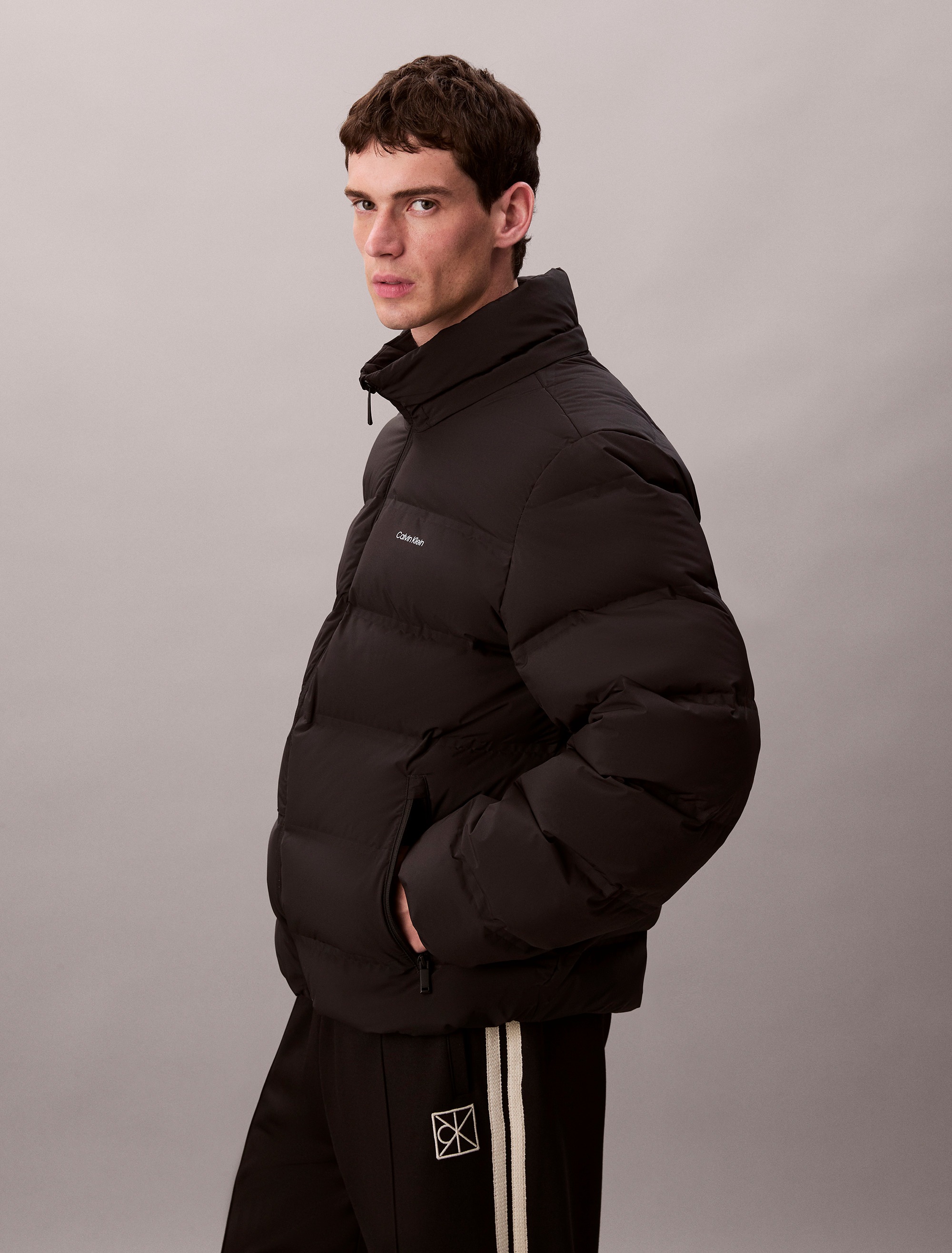 Calvin Klein Steppjacke »LS QUILTED BONDED CHANNEL HD PUF«, ohne Kapuze, Mit Rundhalsausschnitt, regular fit