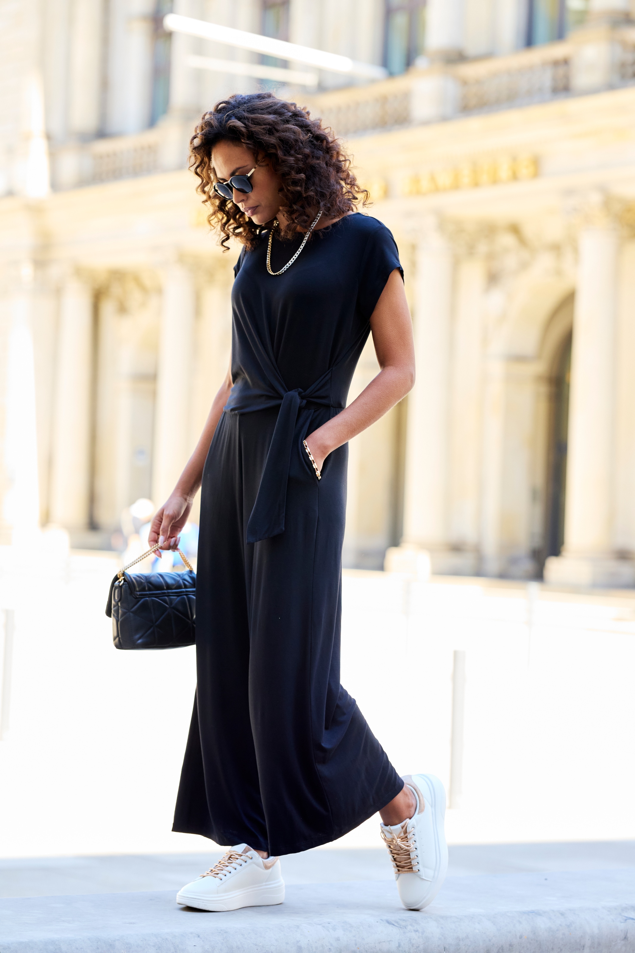 LASCANA Culotte-Overall, mit Knotendetail in der Taille, femininer Jumpsuit günstig online kaufen