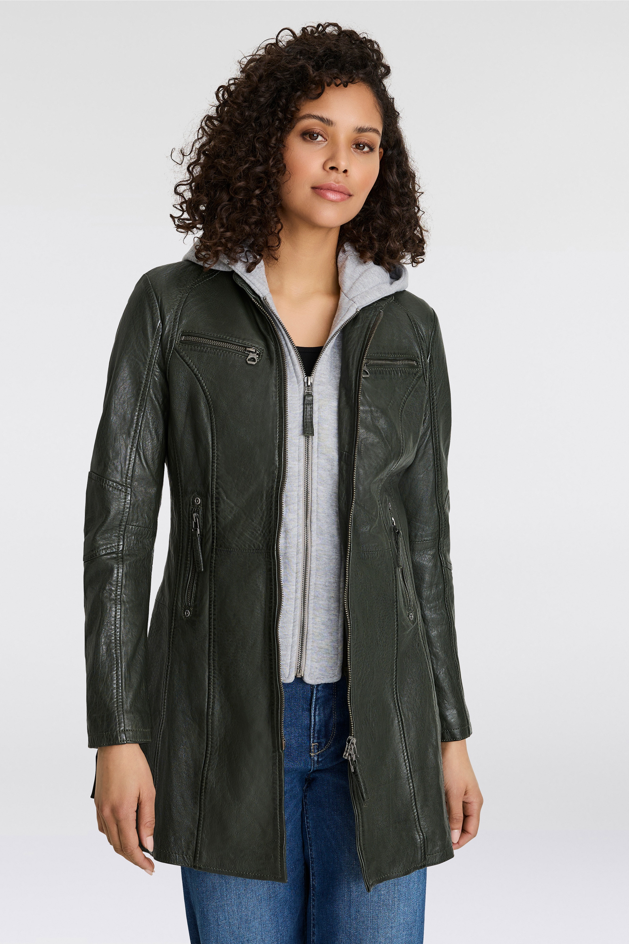 Thumbnail - Mauritius Ledermantel "Bente", 2-in-1-Lederjacke mit abnehmbarem Kapuzen-Inlay aus Jerseyqualität
