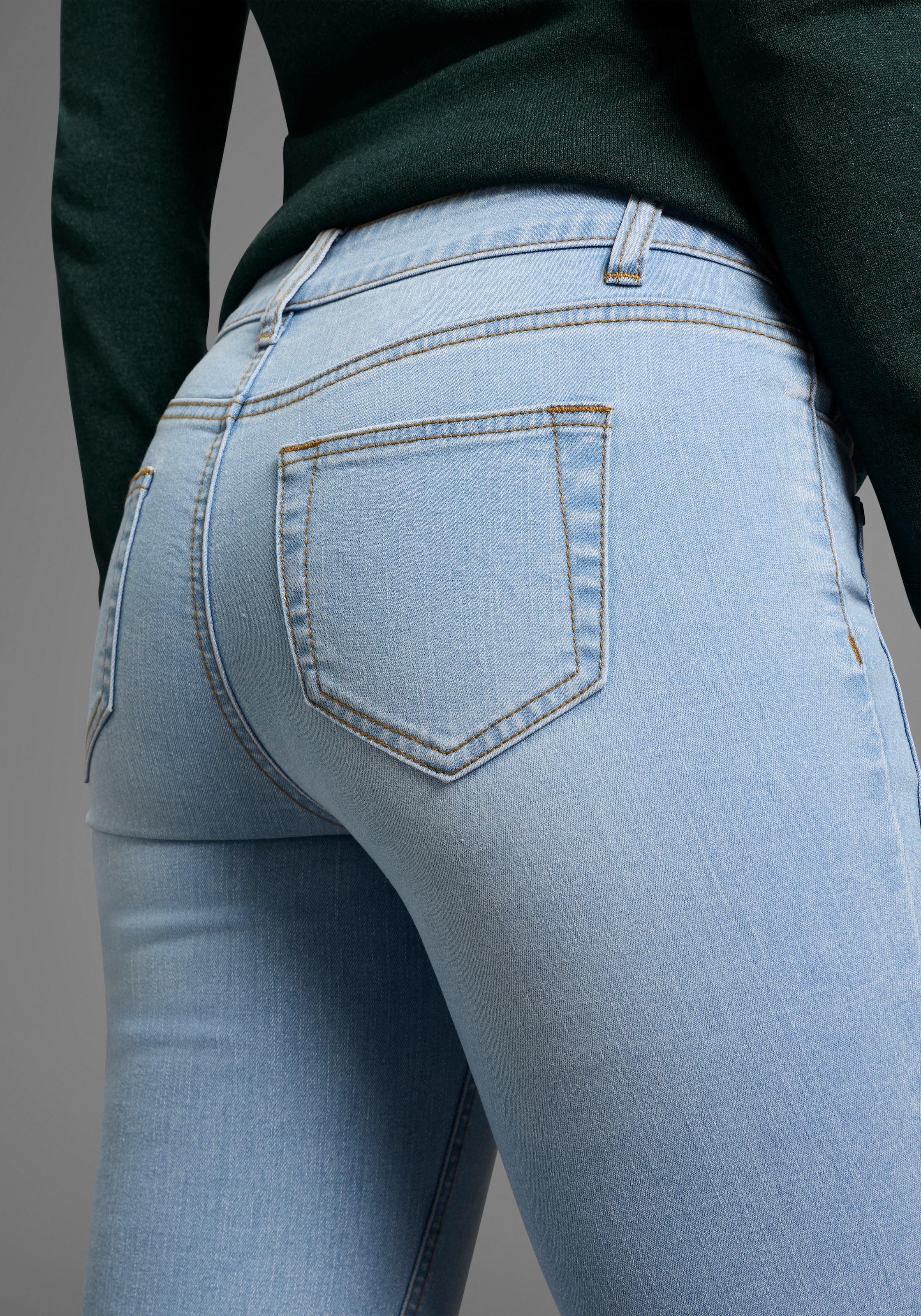 Arizona Comfort-fit-Jeans »mit Keileinsätzen«, niedrige Leibhöhe
