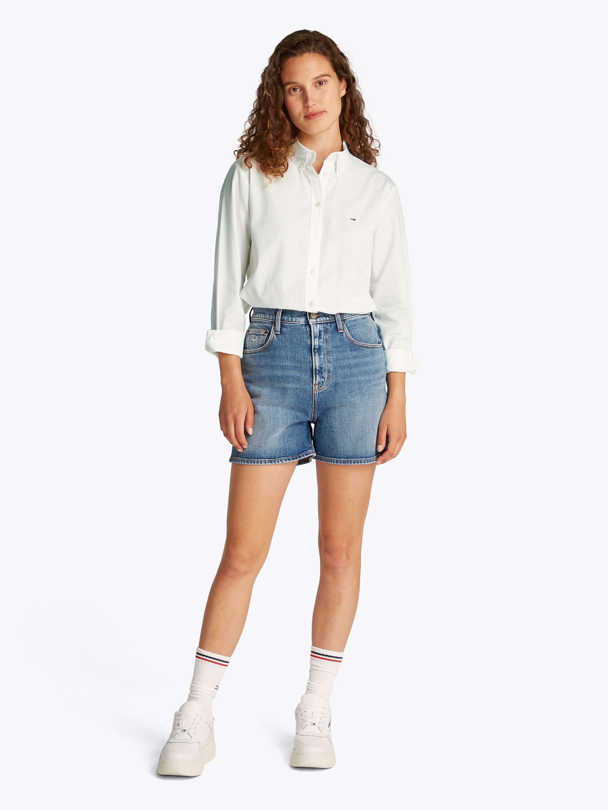 Tommy Jeans Hemdbluse »TJW REG PINSTRIPE POPLIN SHIRT«, mit Nadelstreifen, Logostickerei