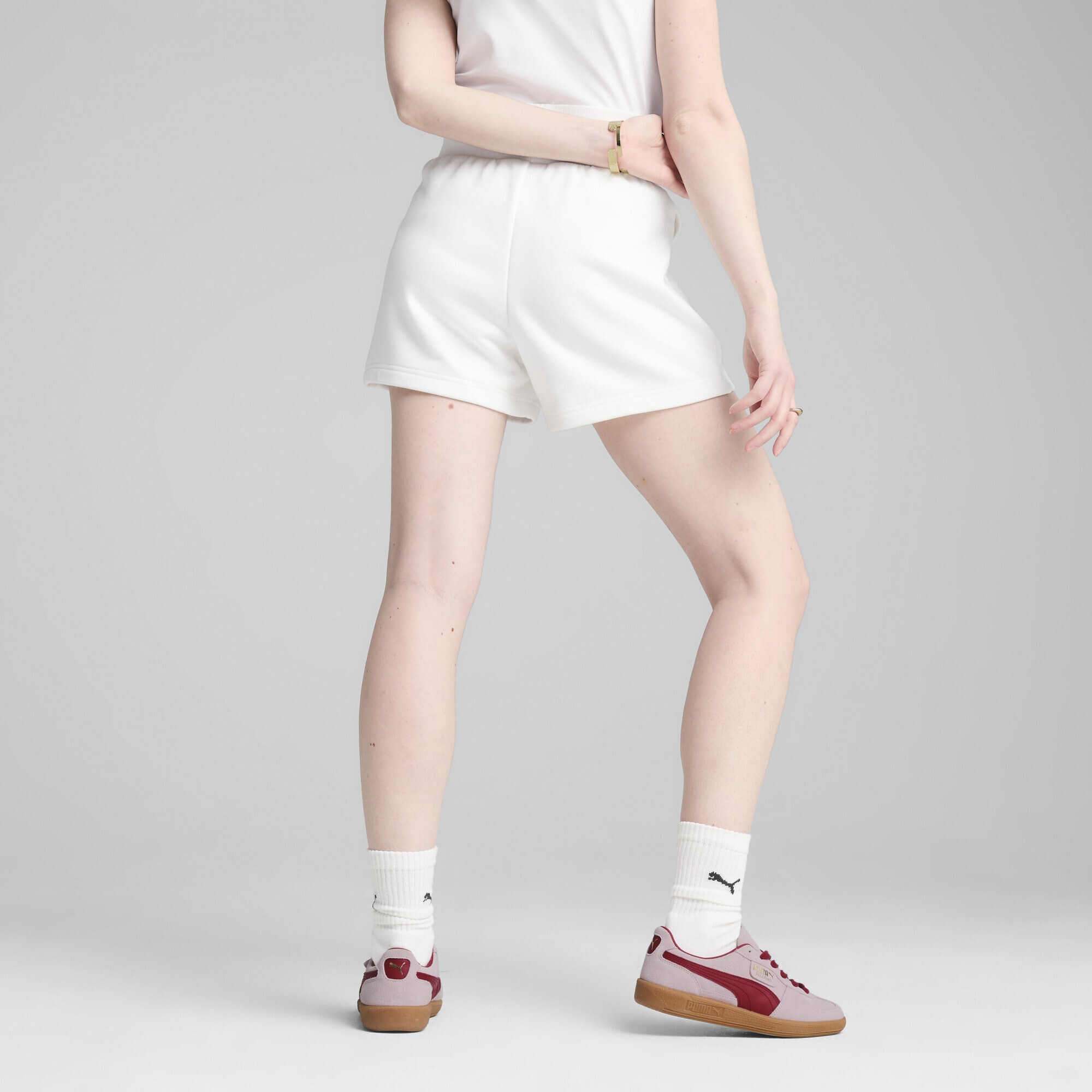 PUMA Sporthose »WARDROBE ESS 4" Shorts Damen«