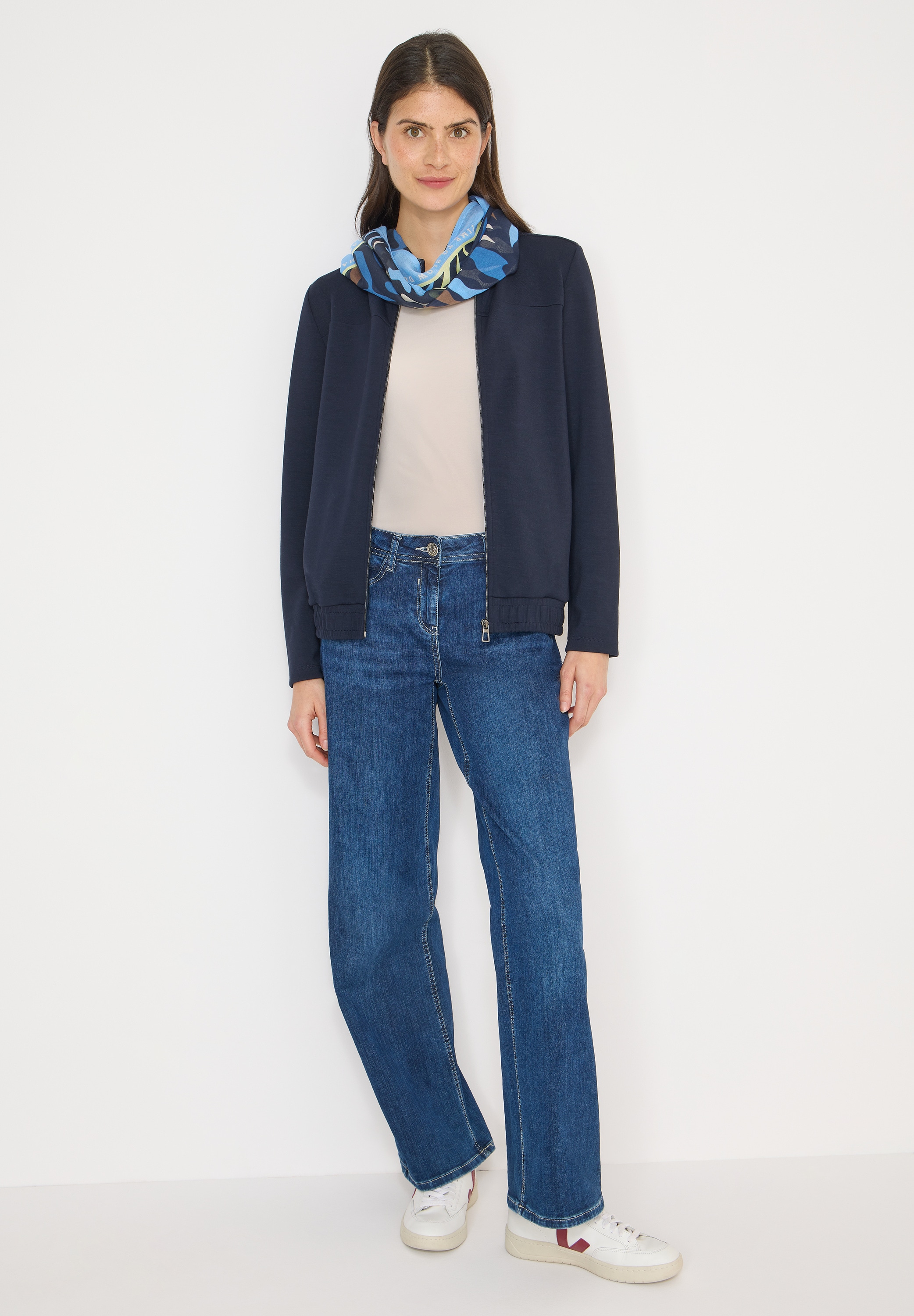 Cecil Loop aus Modal