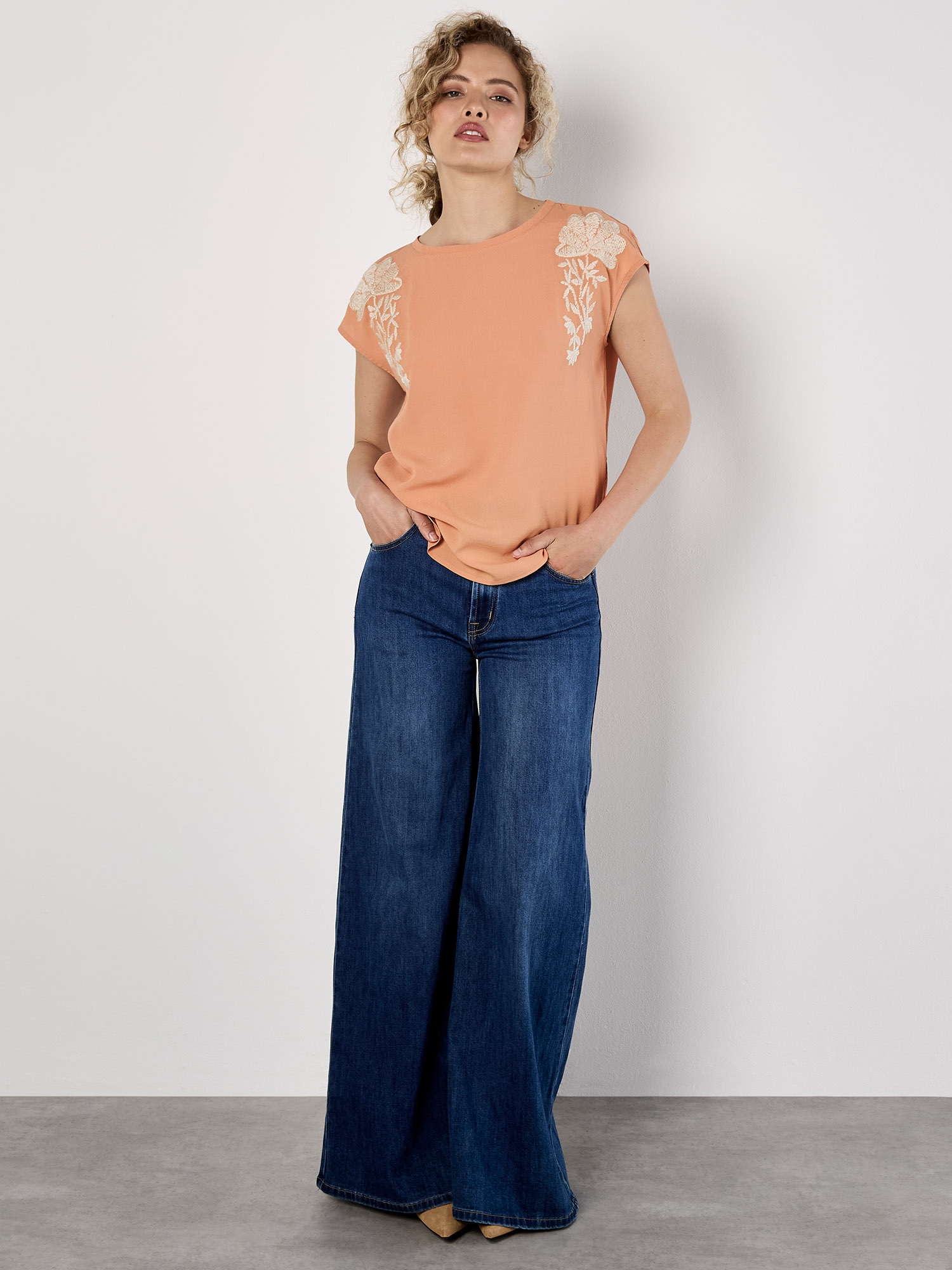 Apricot Shirttop »Modisches Shirt« mit Stickerei