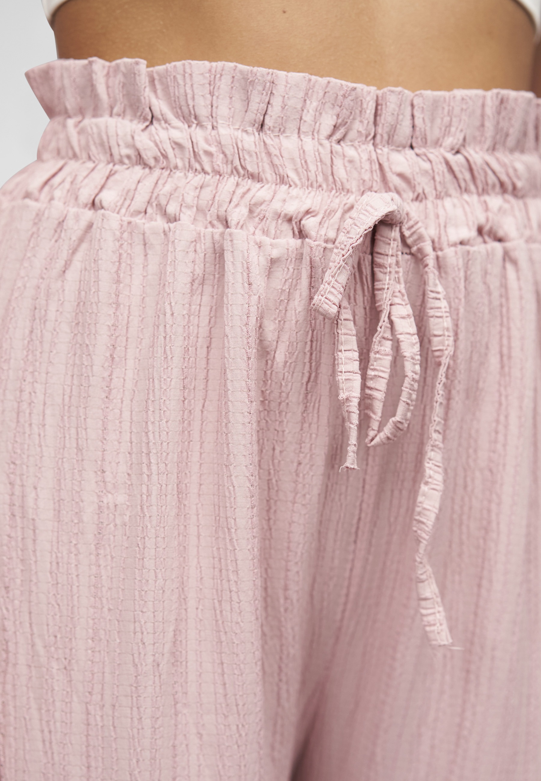 CLOUD 5IVE Stoffhose »CLOUD 5IVE Sommer Hose mit weitem Beinschnitt und Strukturstoff«