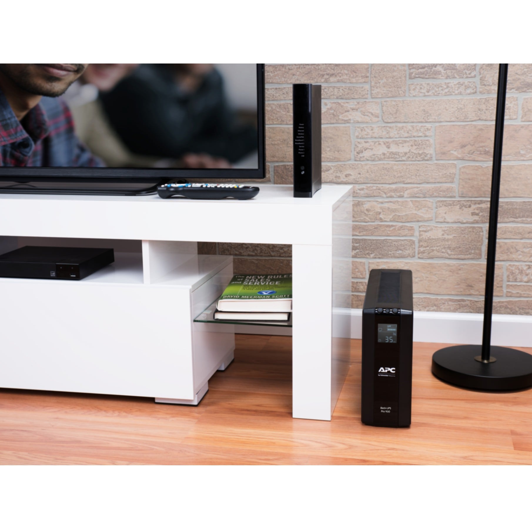 APC USV-Anlage »APC Back-UPS PRO BR900MI USV - 6x C13-Ausgang, USB, 900VA«