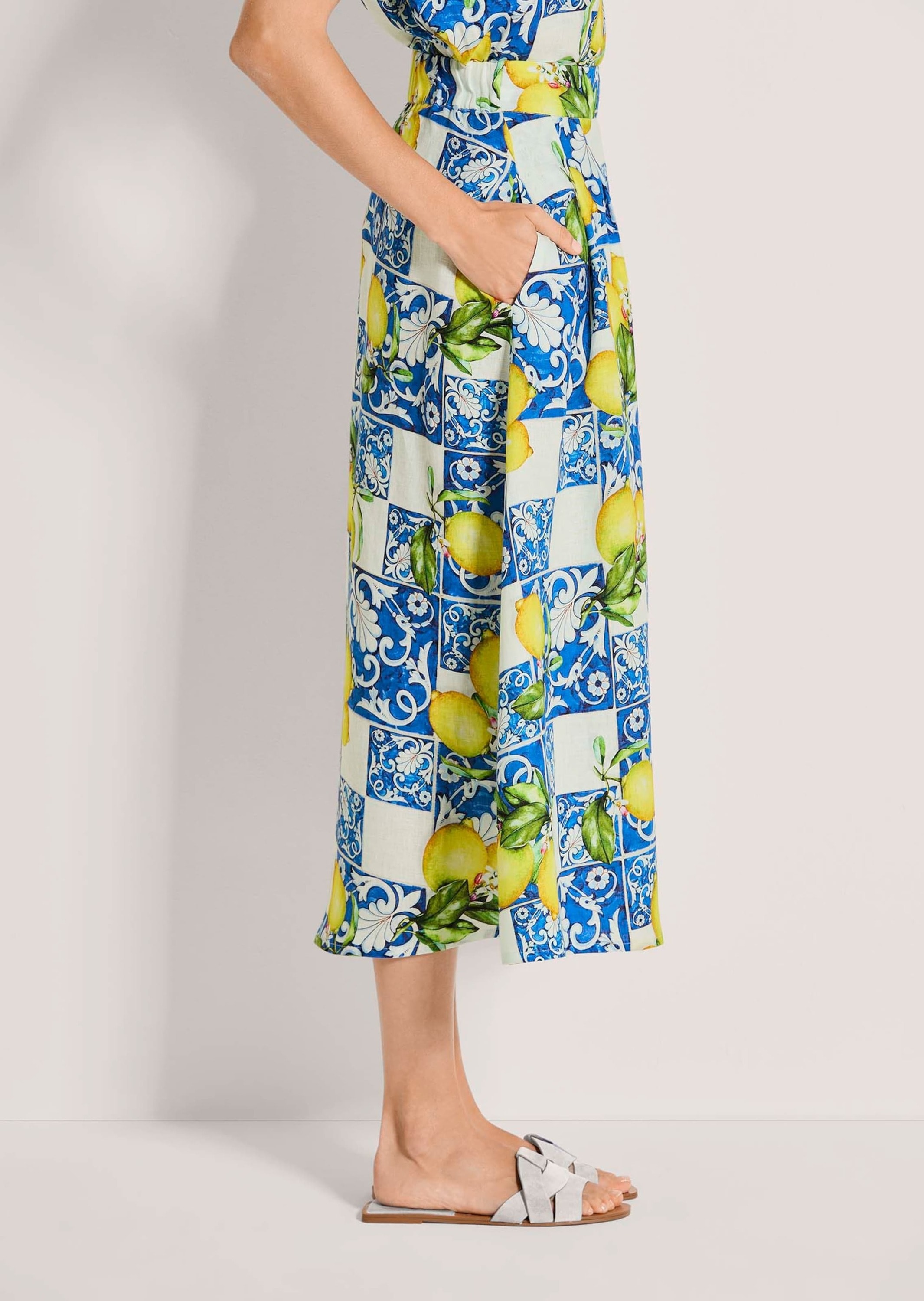 MADELEINE Midirock »Faltenrock Midirock mit Zitronen-Design« weit schwingender Druckrock in Midilänge
