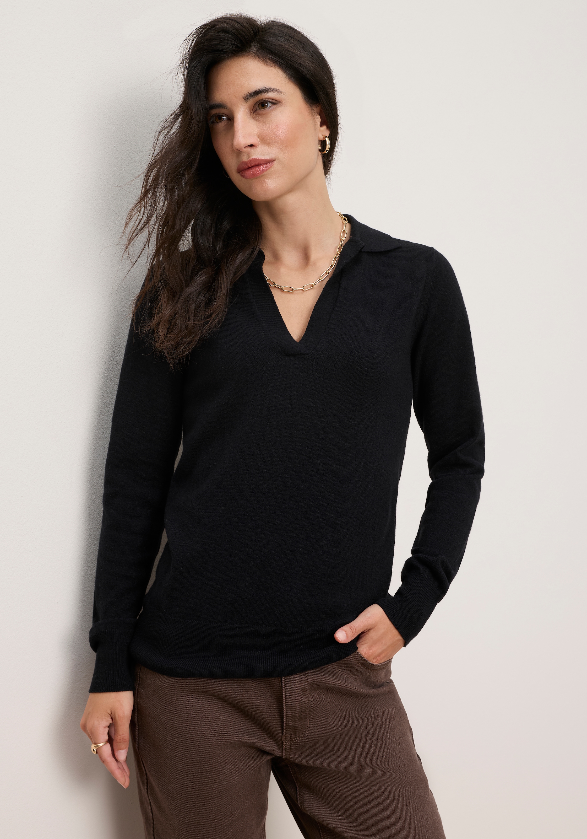 Tamaris Strickpullover "mit Polokragen, figurumspielende Passform, aus Feinstrick" aus weicher Viskosemischung