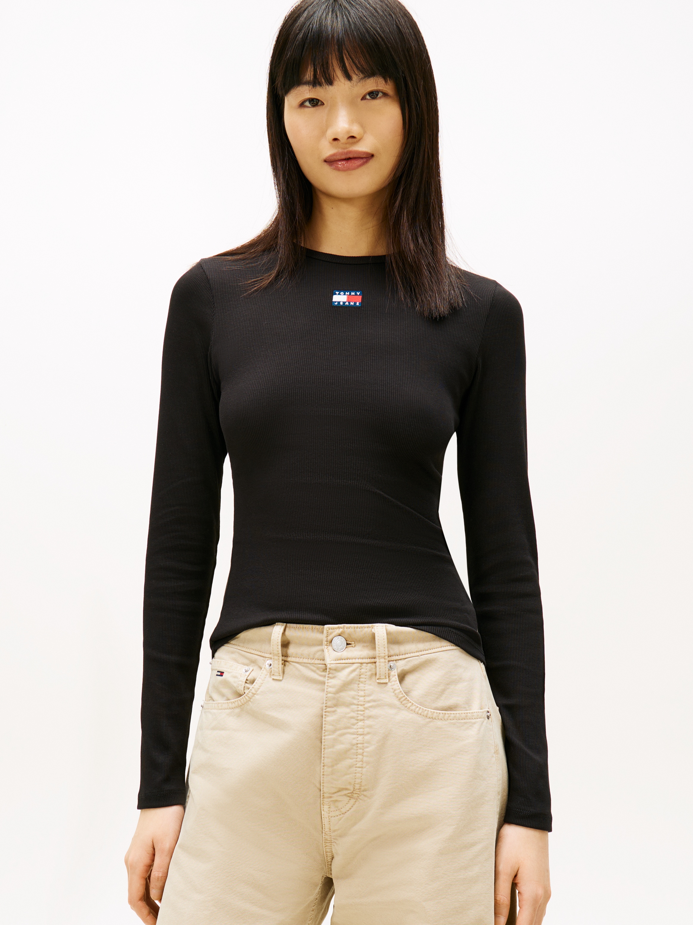 Tommy Jeans Langarmshirt "TJW SLIM LS BADGE TEE EXT" Baumwollmischung, slim fit