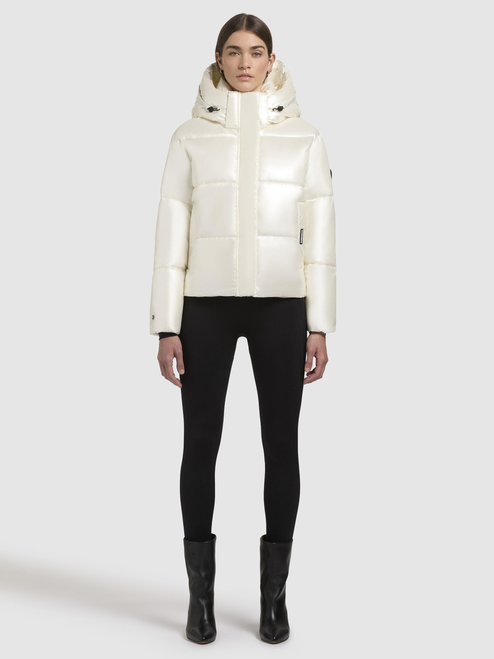 khujo Steppjacke »Devina Shiny-YM«, mit Kapuze, Glänzende kurze Winterjacke für Damen