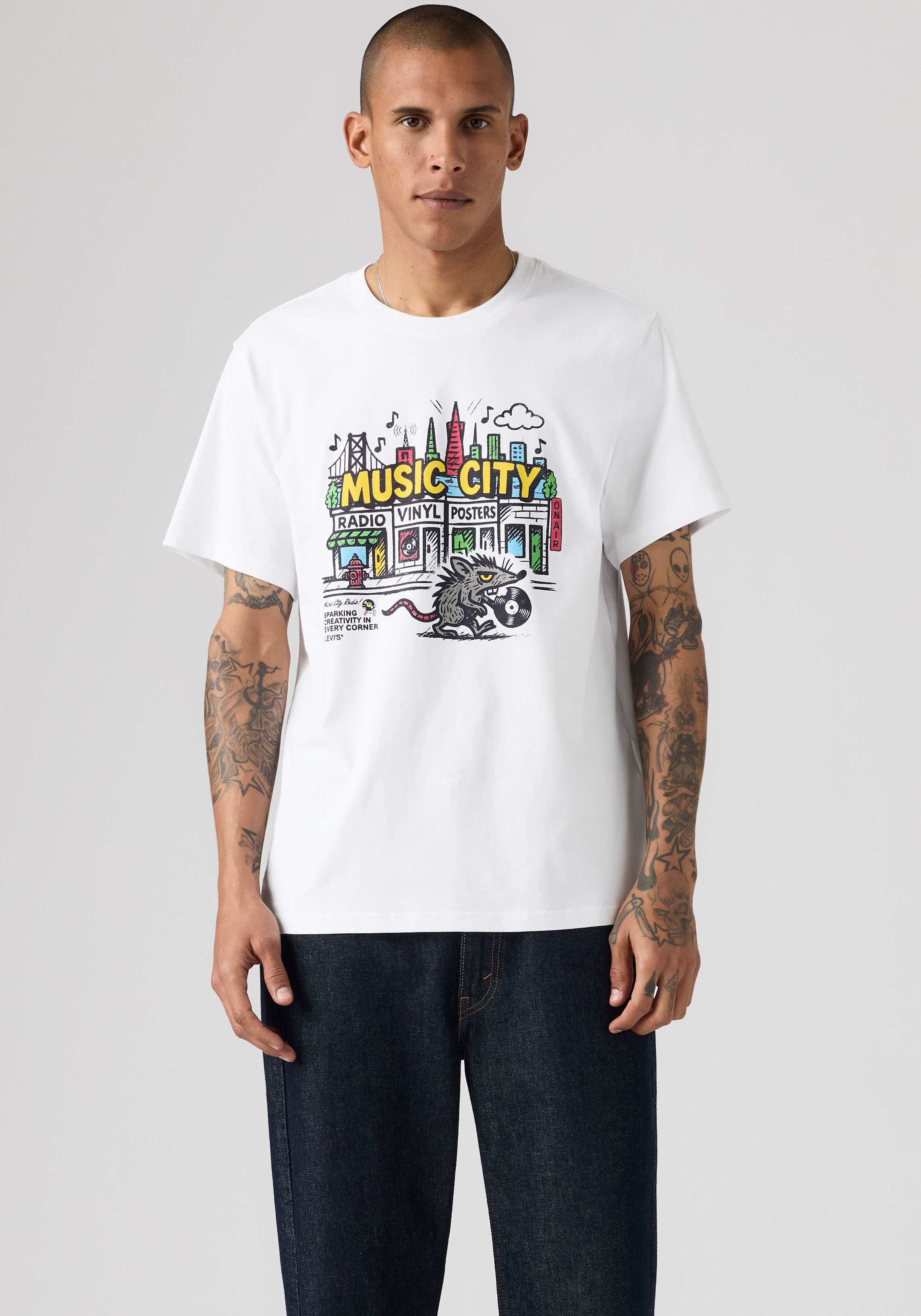 Levis "SS RELAXED FIT TEE" mit großem Frontprint