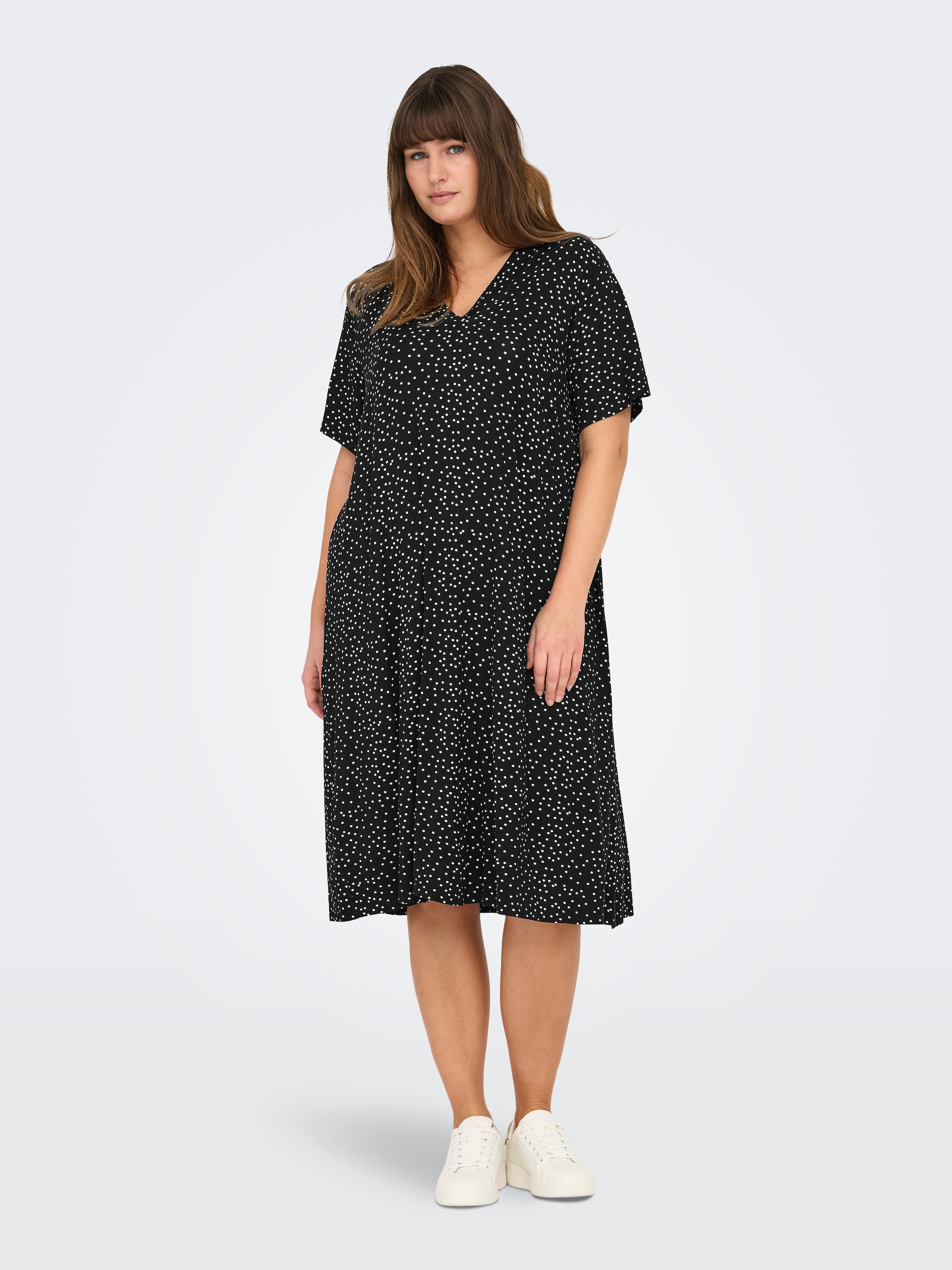 ONLY CARMAKOMA Shirtkleid »CARFYRLA LIFE S/S V-NCK BLK AOP DRE NOOS«