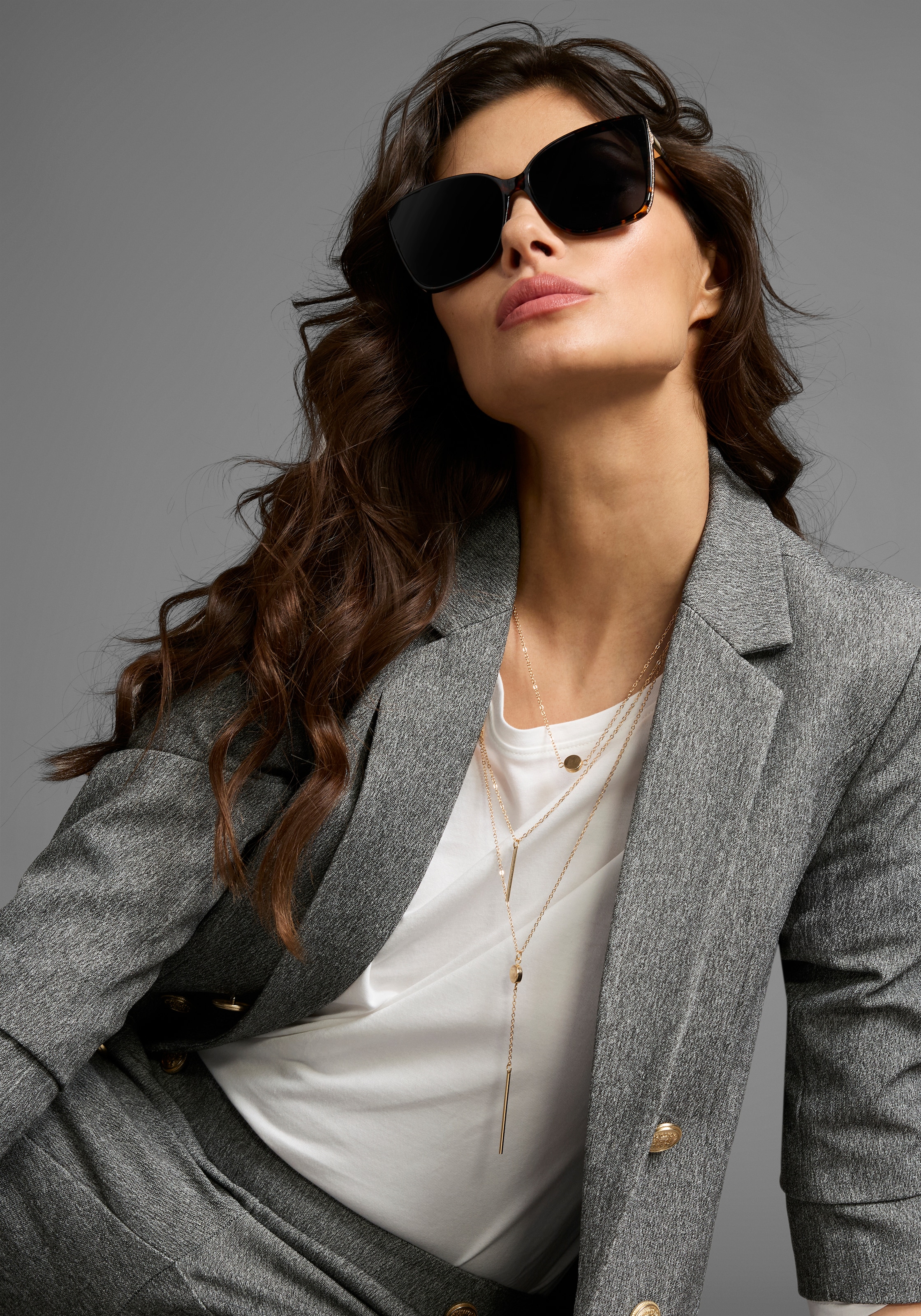 Laura Scott Sonnenbrille, mit glitzernden und goldfarbenden Details - NEW