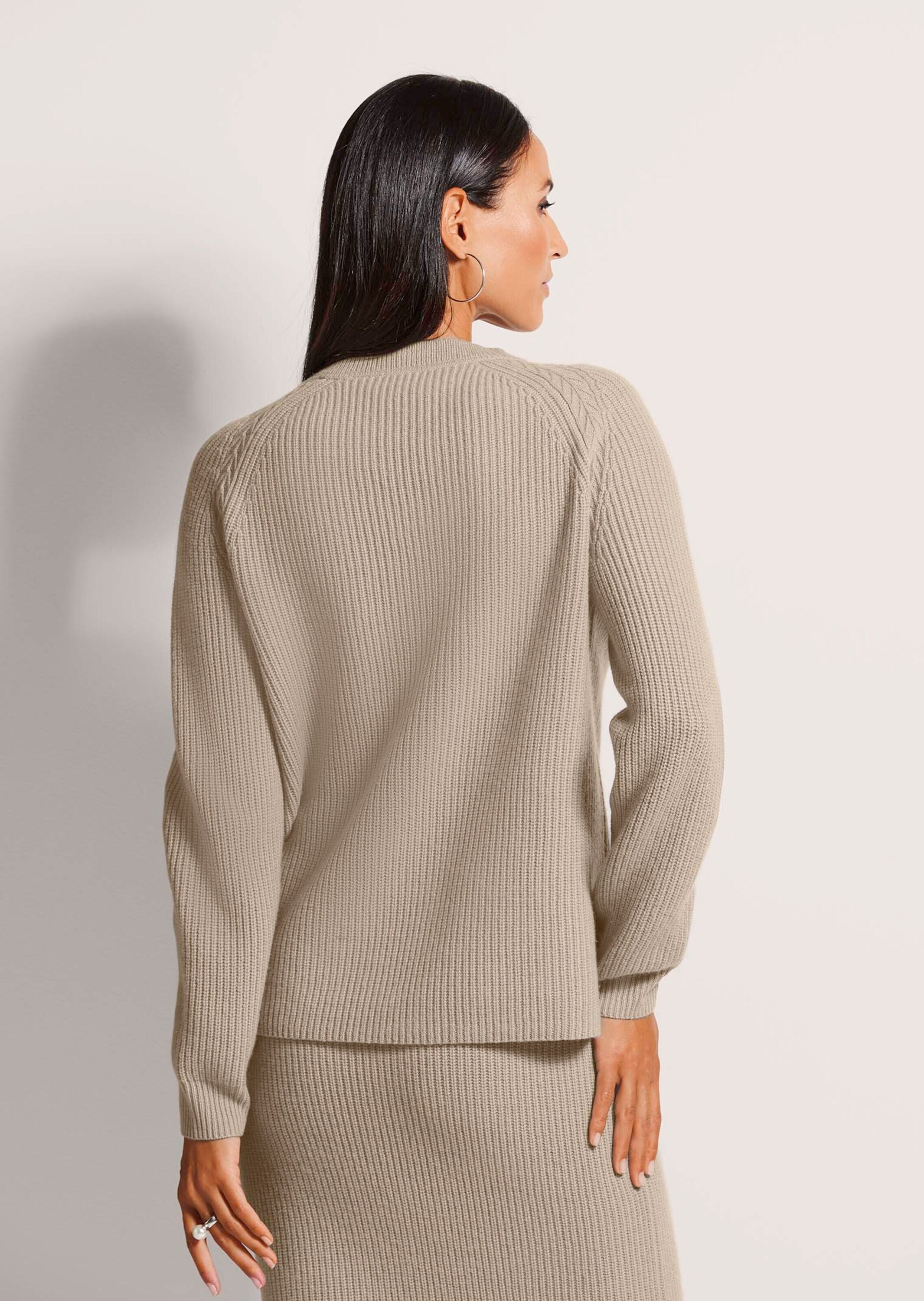 MADELEINE Longpullover »Pullover Langarm-Pullover mit V-Ausschnitt«