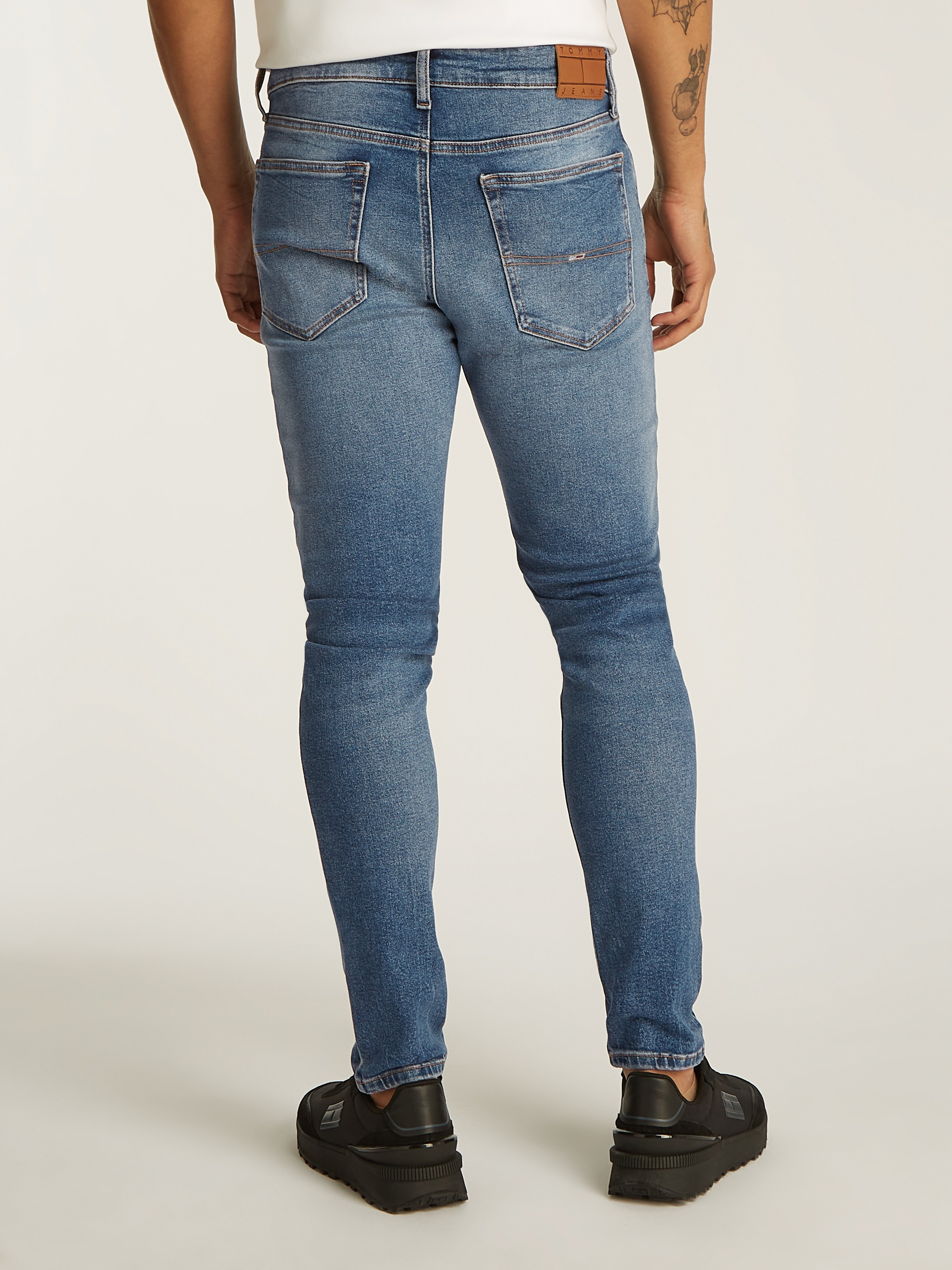 Tommy Jeans Skinny-fit-Jeans, mit Logostickereien