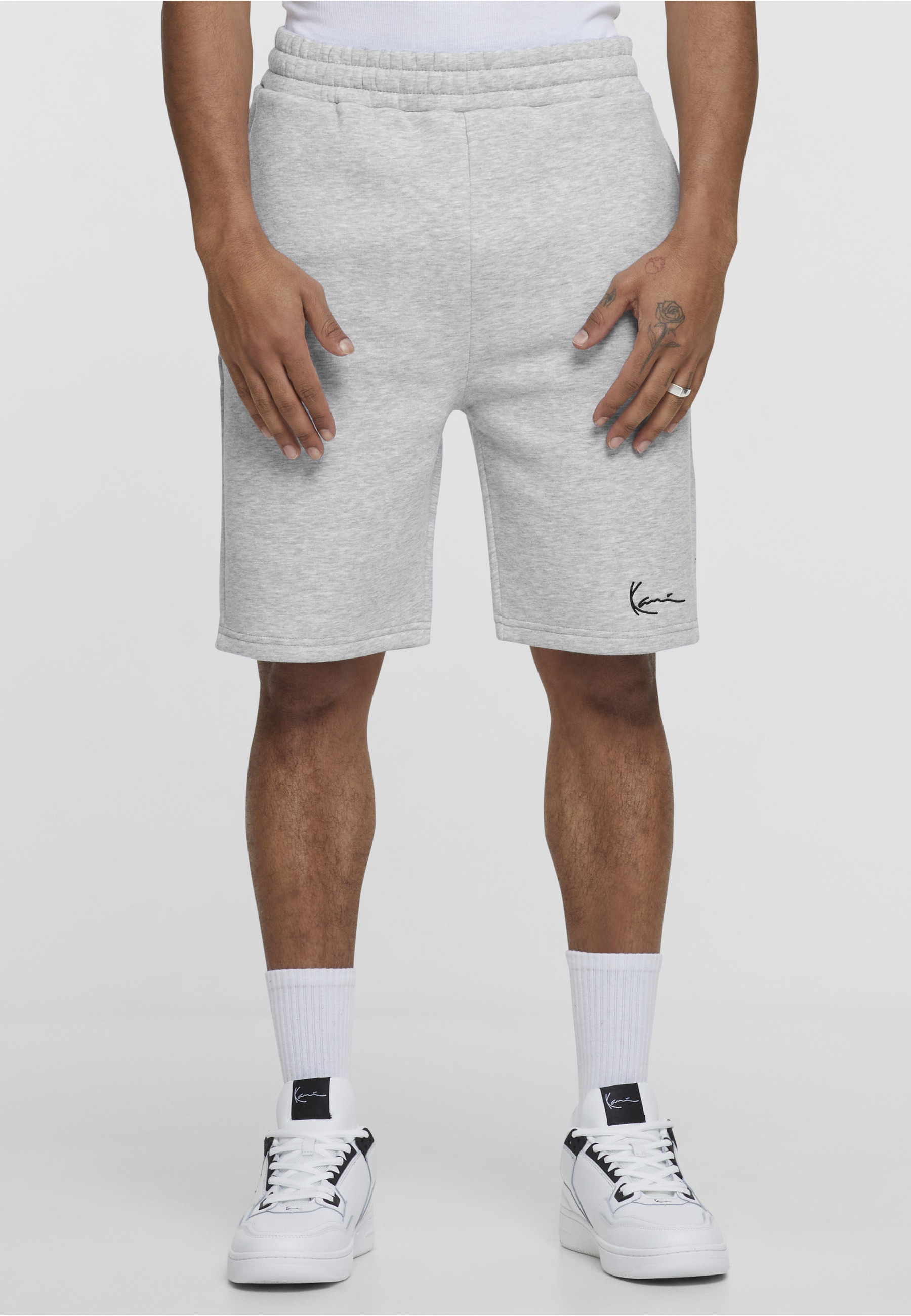 Karl Kani Stoffhose »Karl Kani Herren KKMQ22003GRY SIGNATURE SHORTS GRY«