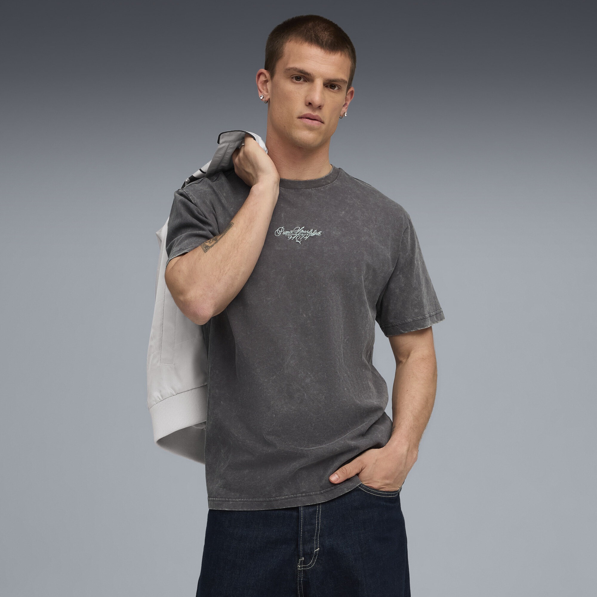 PUMA T-Shirt »Graphic Font Play Relaxed Washed T-Shirt Herren«
