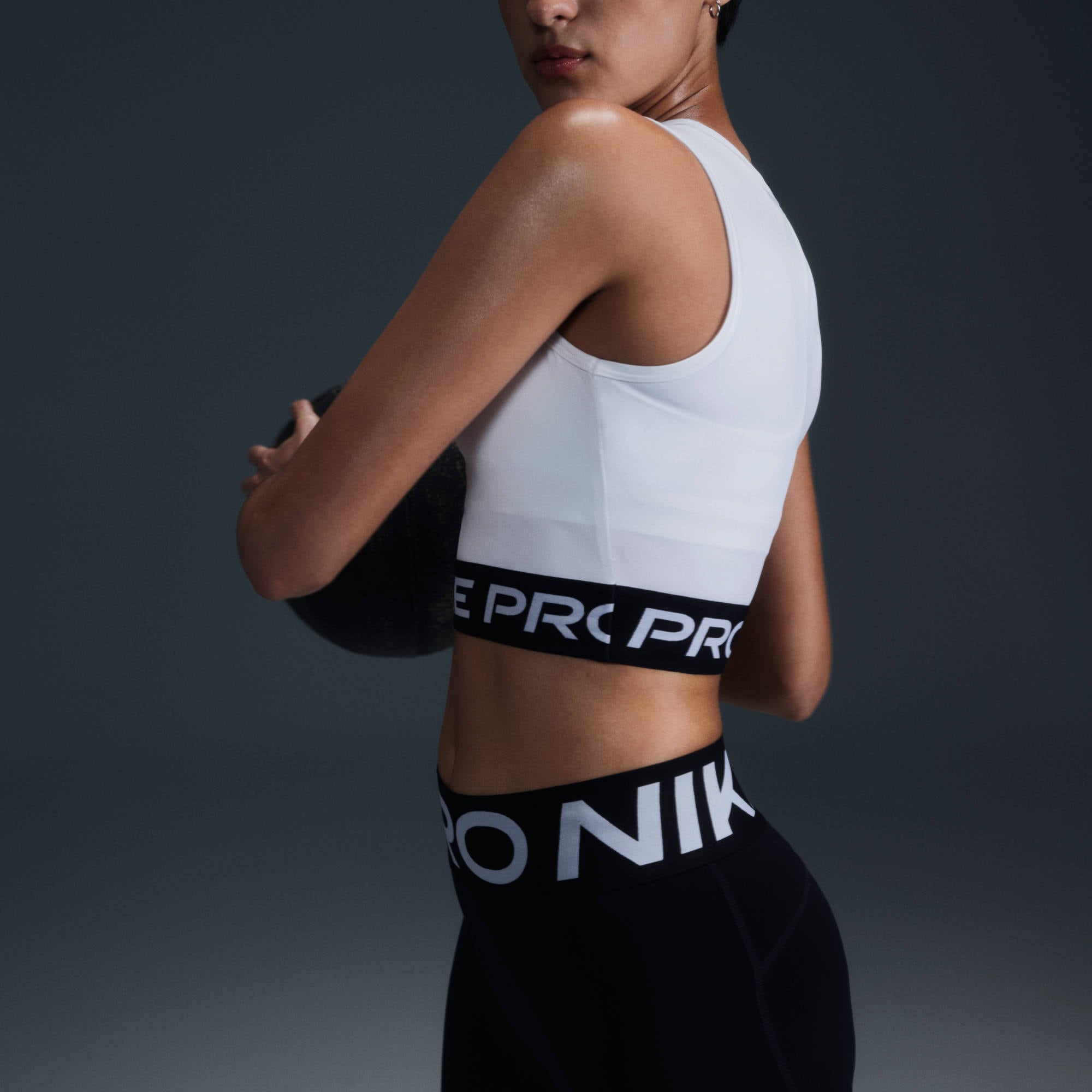 Nike Tanktop »PRO DF 365 CROP TANK« mit Rundhalsausschnitt, aus Polyester und Elasthan, normaler Schnitt