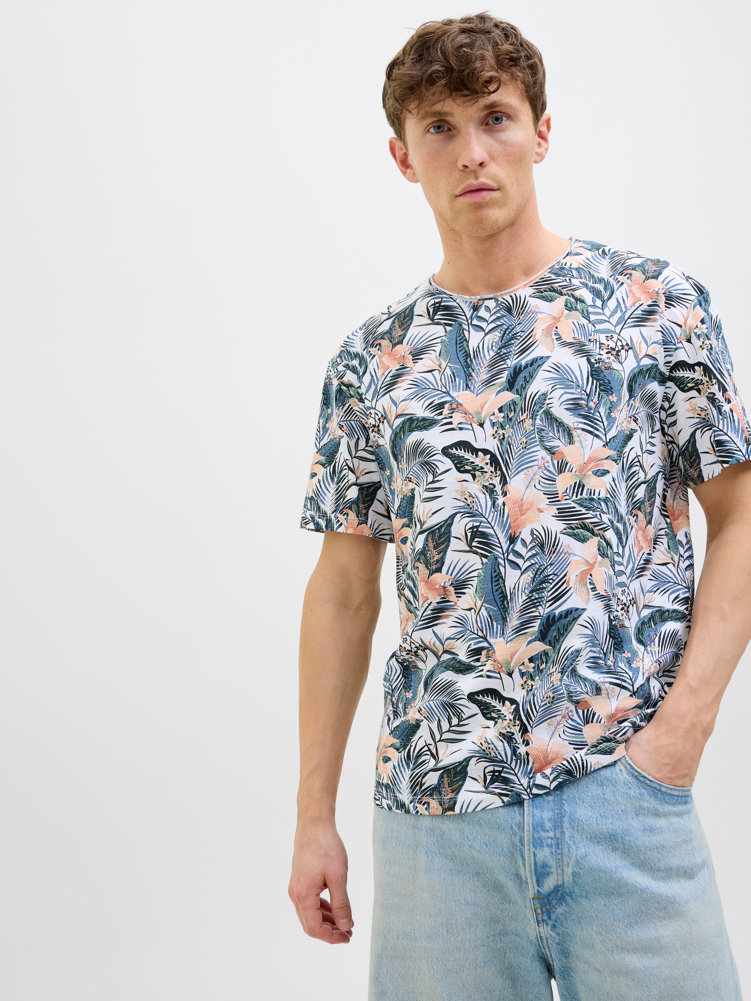 Jack & Jones Rundhalsshirt »JJEBRYAN AOP TEE S/S O-NECK NOOS«, mit All-Over Print