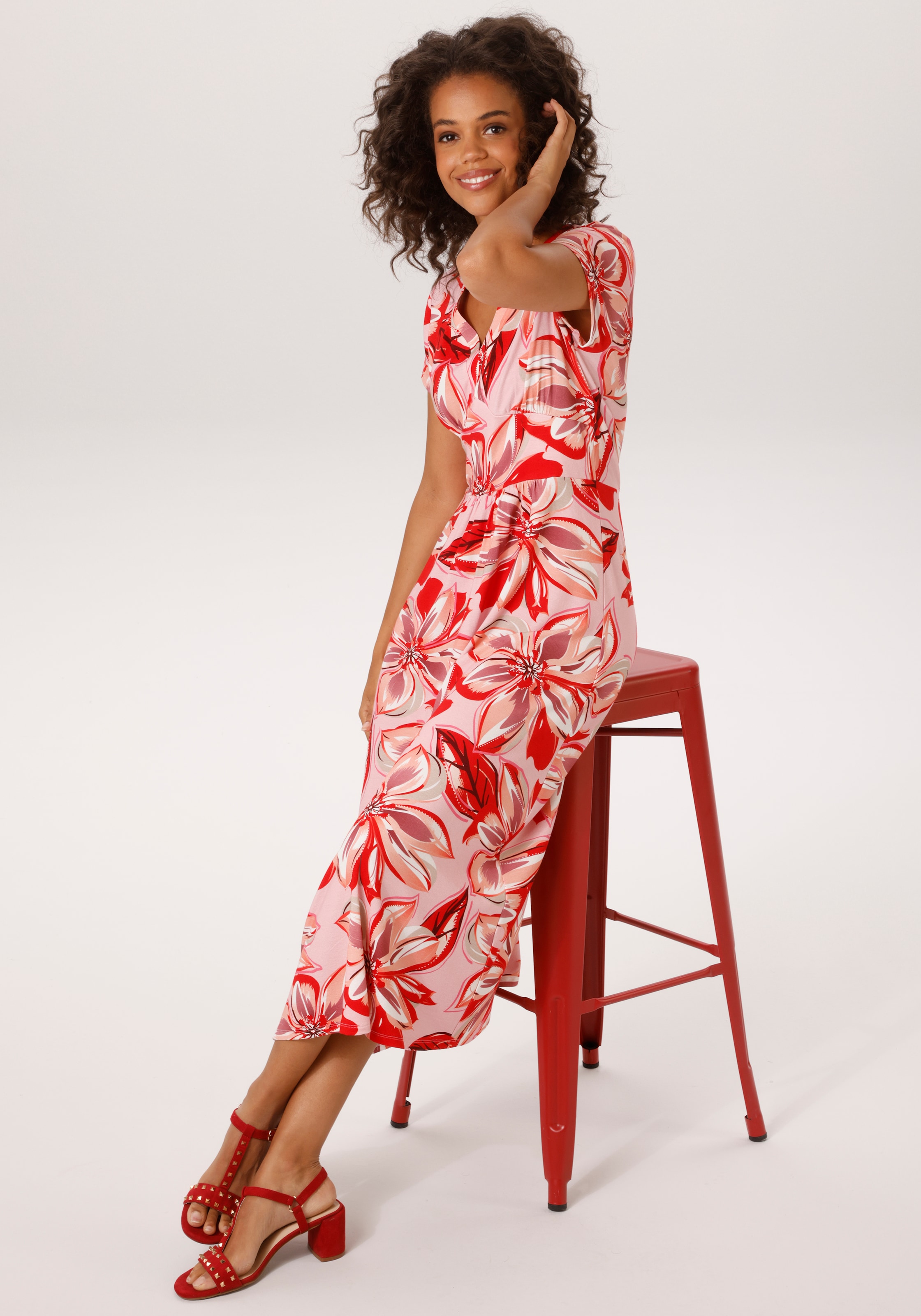 Aniston CASUAL Sommerkleid mit farbharmonischen, großflächigen Blüten bedruckt - NEUE KOLLEKTION