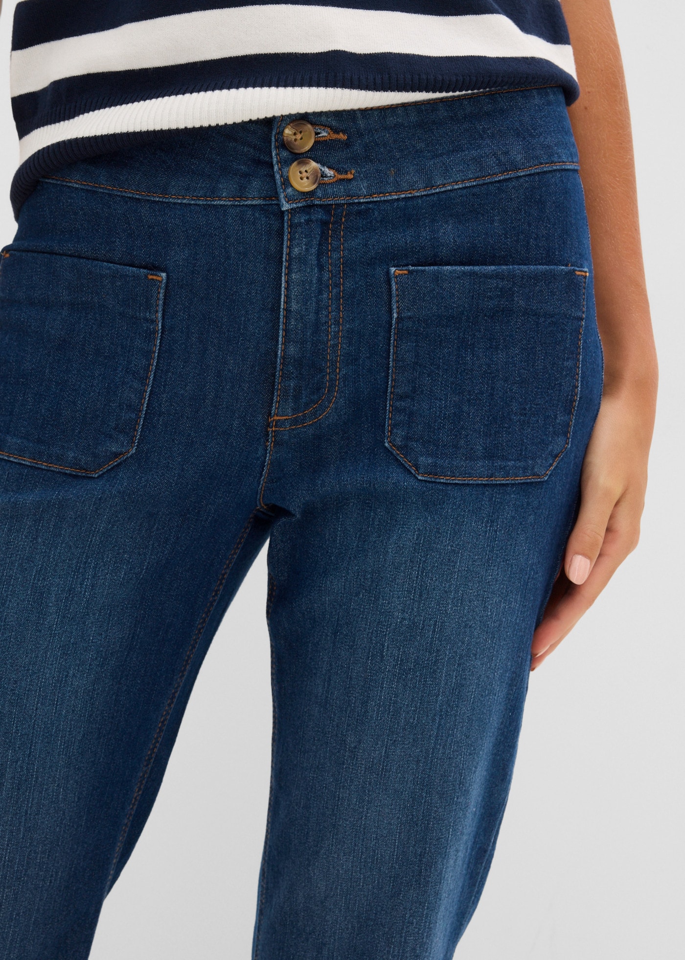 bonprix Schlagjeans mit Mid Waist, Regular Fit, ausgestellte Schlagform, in Used-Optik