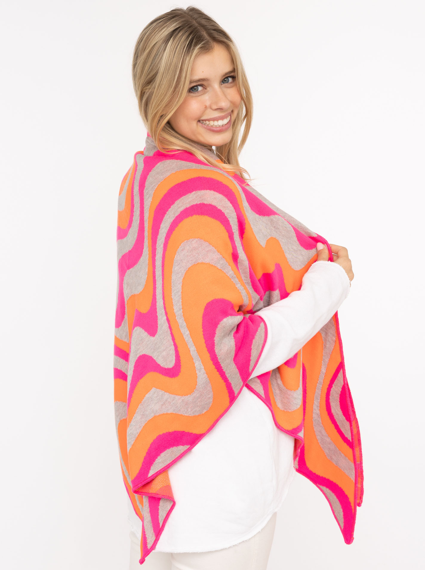 Thumbnail - Zwillingsherz Dreieckstuch ""Happy Waves"" auffallendes Muster, Strick, wärmend