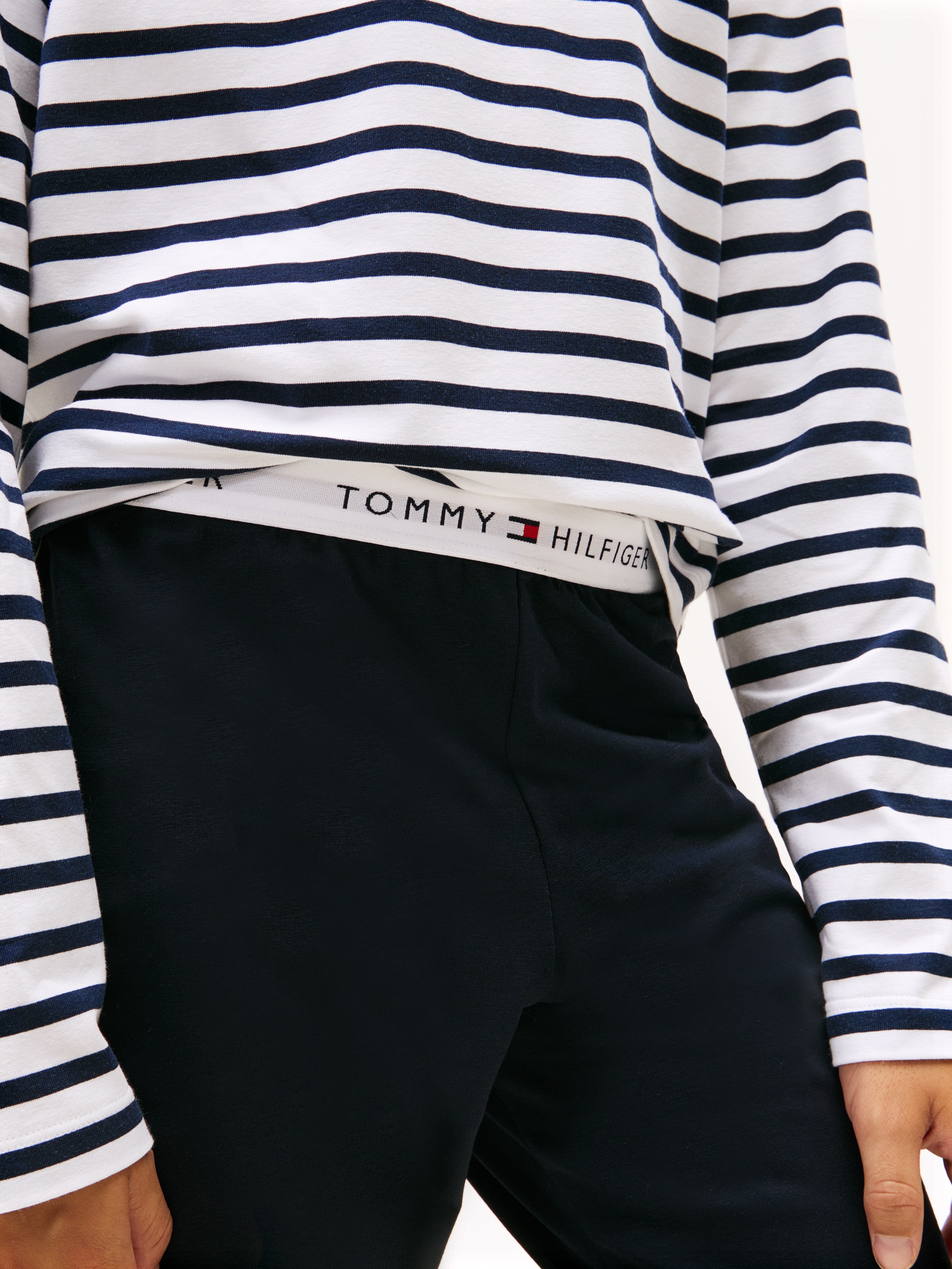 Tommy Hilfiger Underwear Schlafanzug »LS PJ CUFFED SET PRINT«, (Set, 2 tlg.), Bündchen an Bein, regular fit, Rundhals