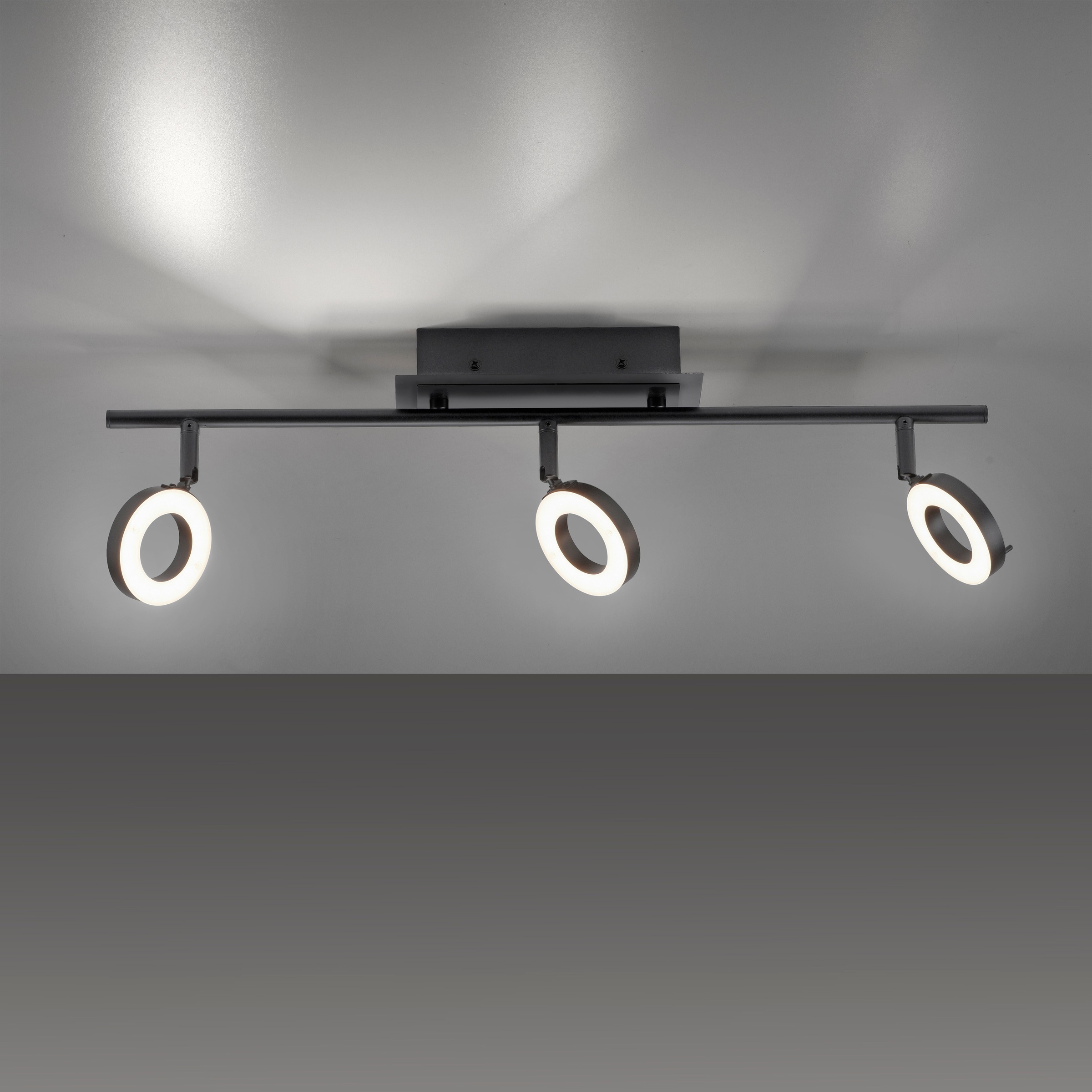 Paul Neuhaus Deckenleuchte »SILEDA«, 3 flammig, Leuchtmittel LED-Board | LED fest integriert, inkl. festverbaute LED, IP44, Spotköpfe dreh- und schwenkbar