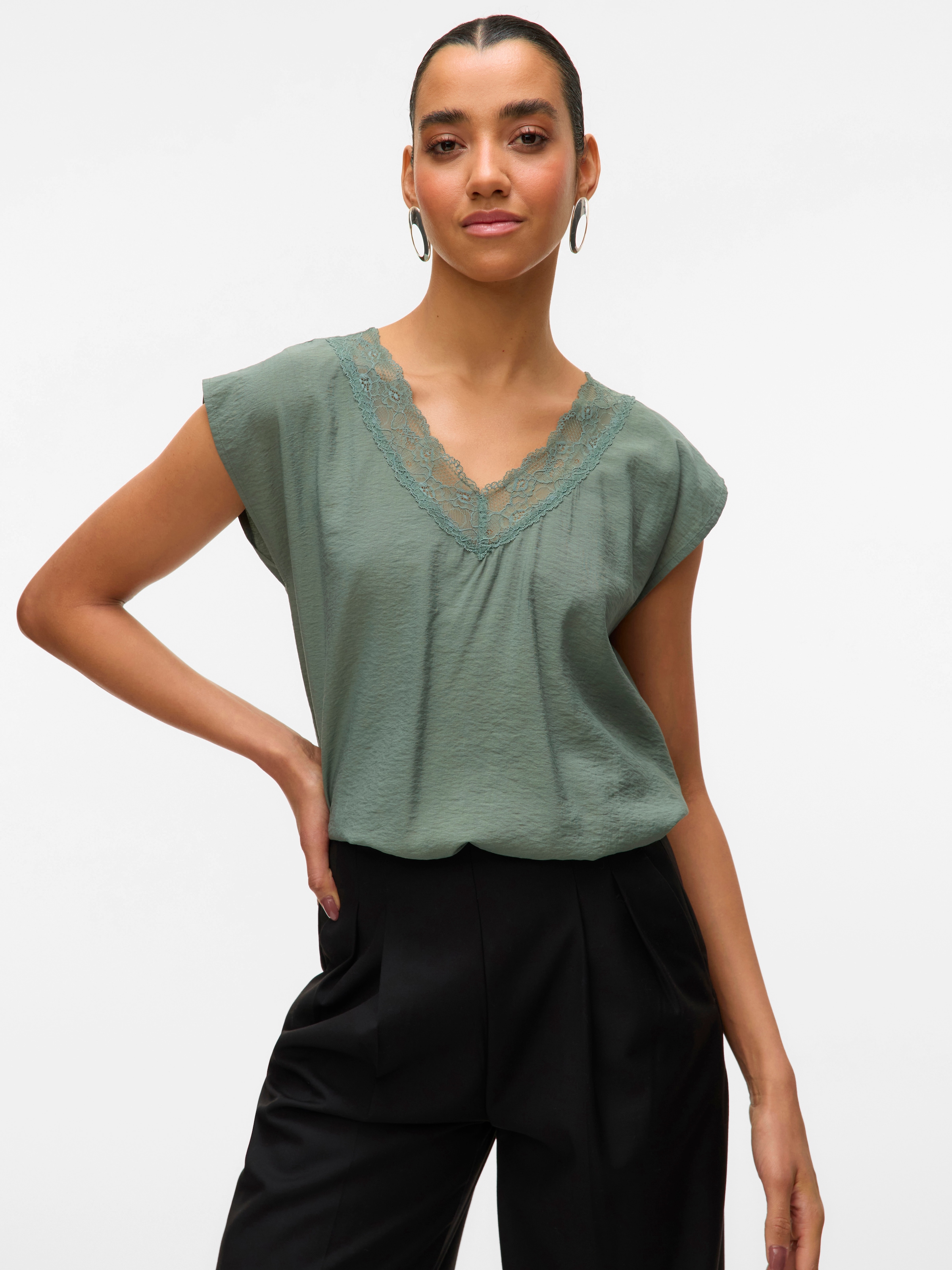 Vero Moda Spitzentop "VMSAFA SL V-NECK LACE TOP WVN GA NOOS" günstig online kaufen