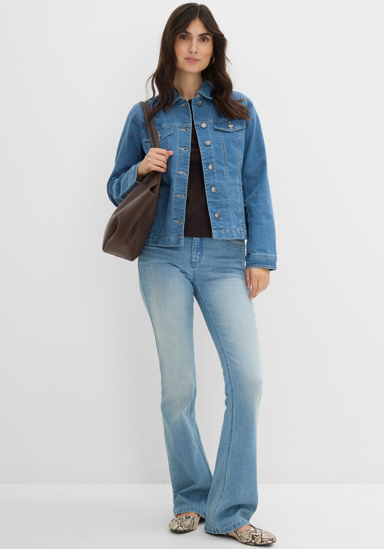 bonprix Jeansjacke bequeme Passform, mit Brust- und Eingriffstaschen