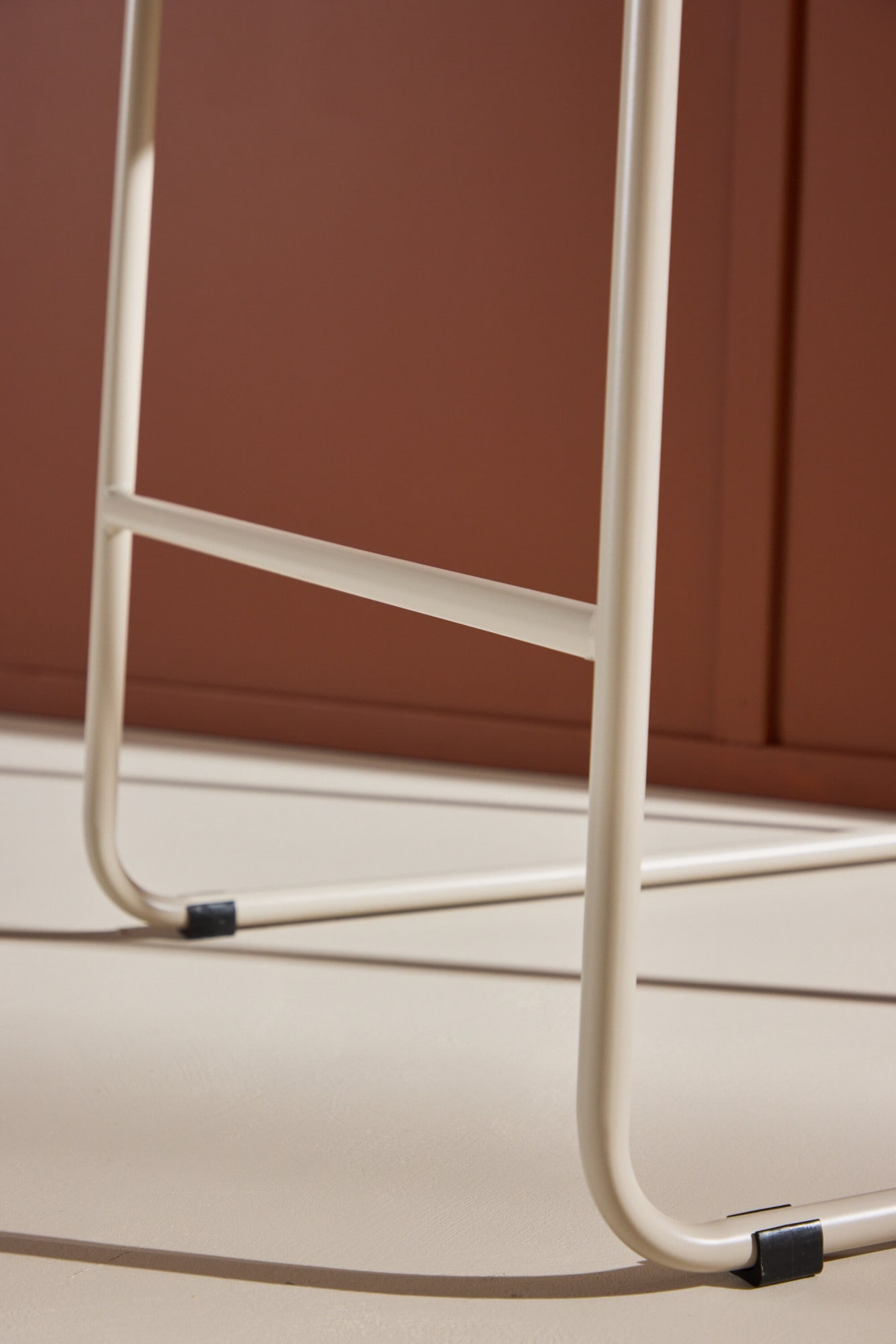 Venture Home Barhocker »Bisbee, 2er-Set Barhocker mit Fußstütze, belastbar bis 120 kg« Set, 2 Stk. tlg. Tresenstuhl, weicher Bezug, Stahlbeine, Fußstütze, modern
