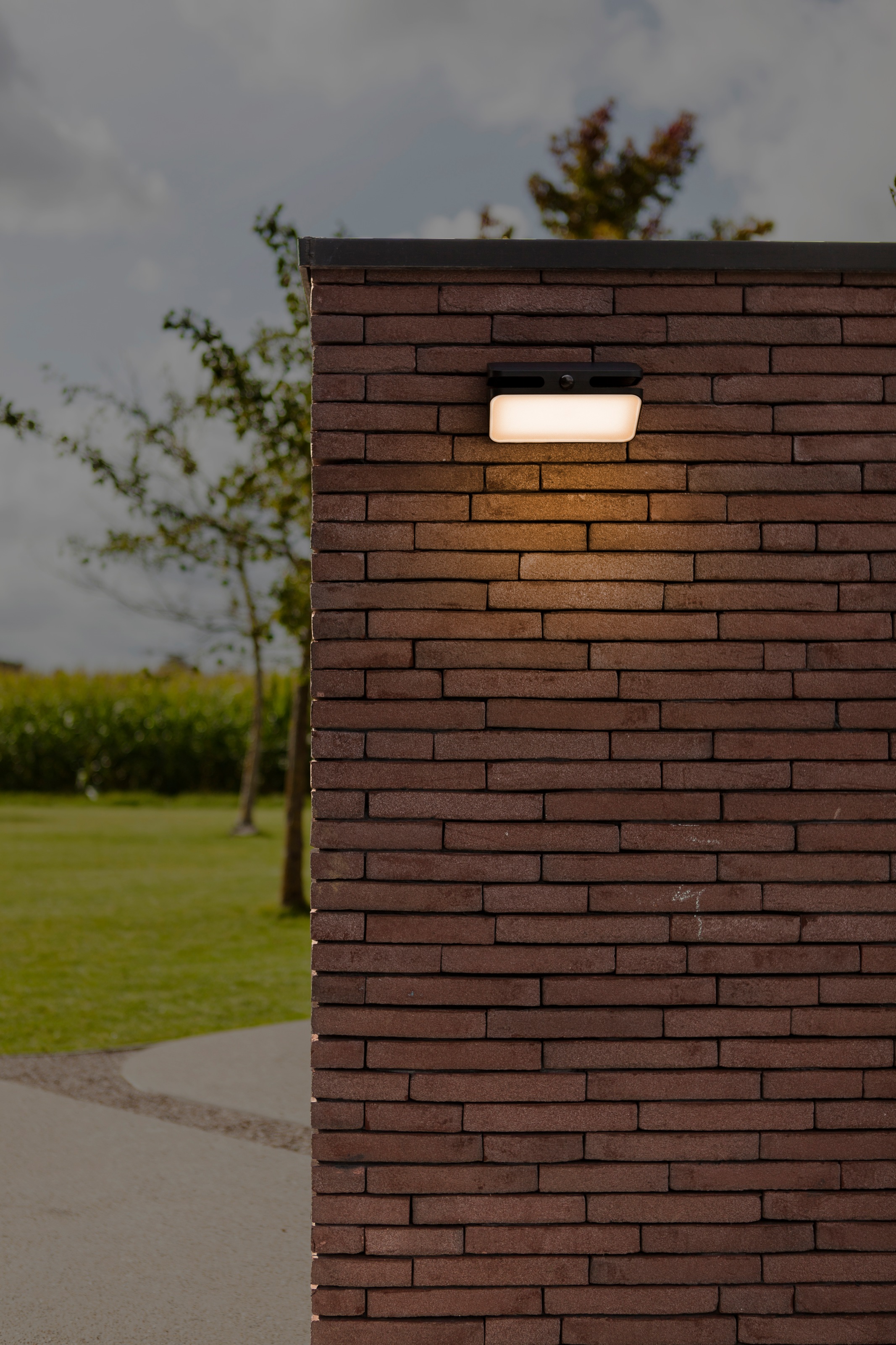 LUTEC LED Solarleuchte »LED-Solar-Aussenwandl. mit BWM AERO«, 1 flammig, Leuchtmittel LED-Board | LED fest integriert, Bewegungsmelder