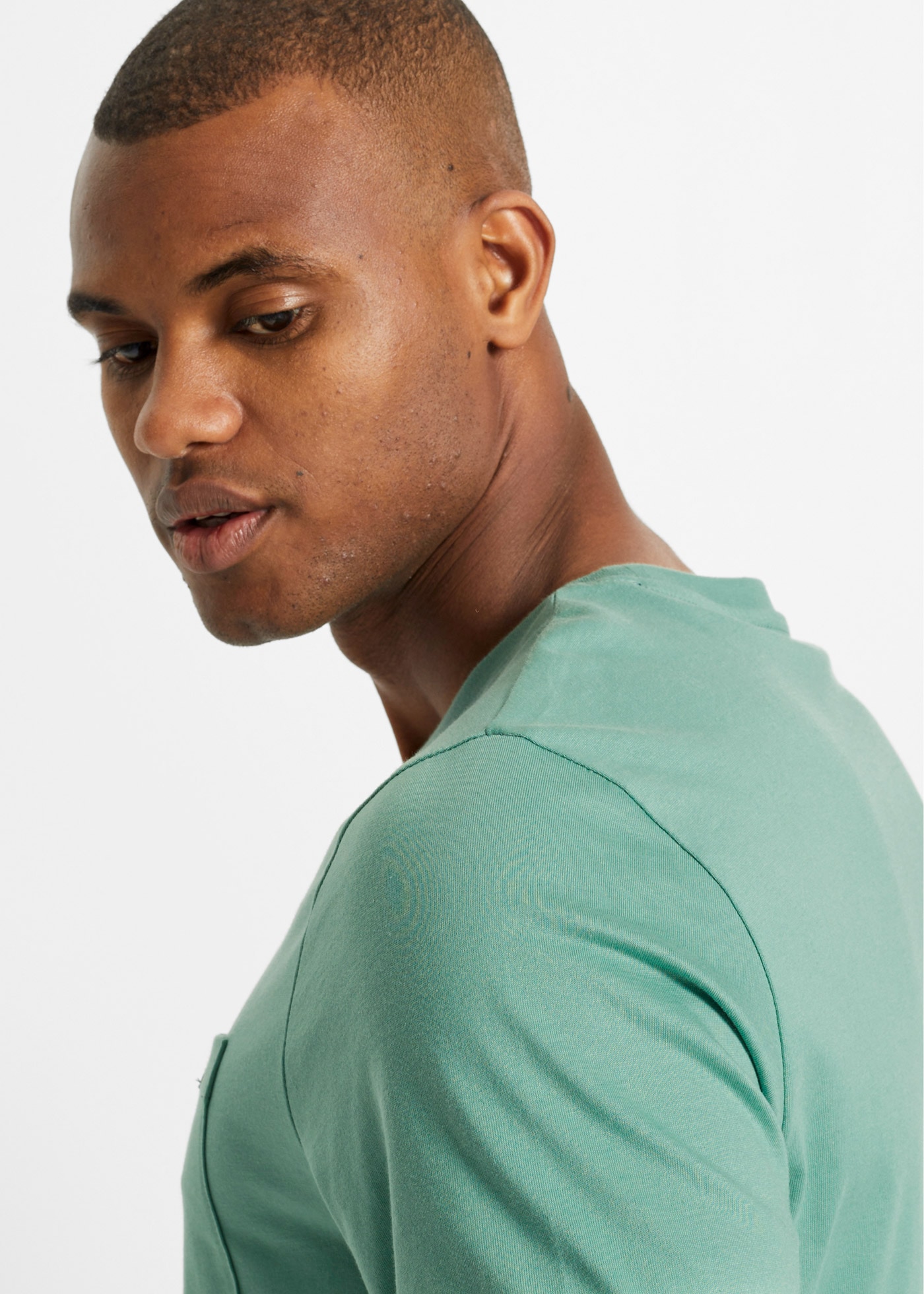 bonprix T-Shirt Packung, 2 tlg. mit Rundhalsausschnitt und Brusttasche