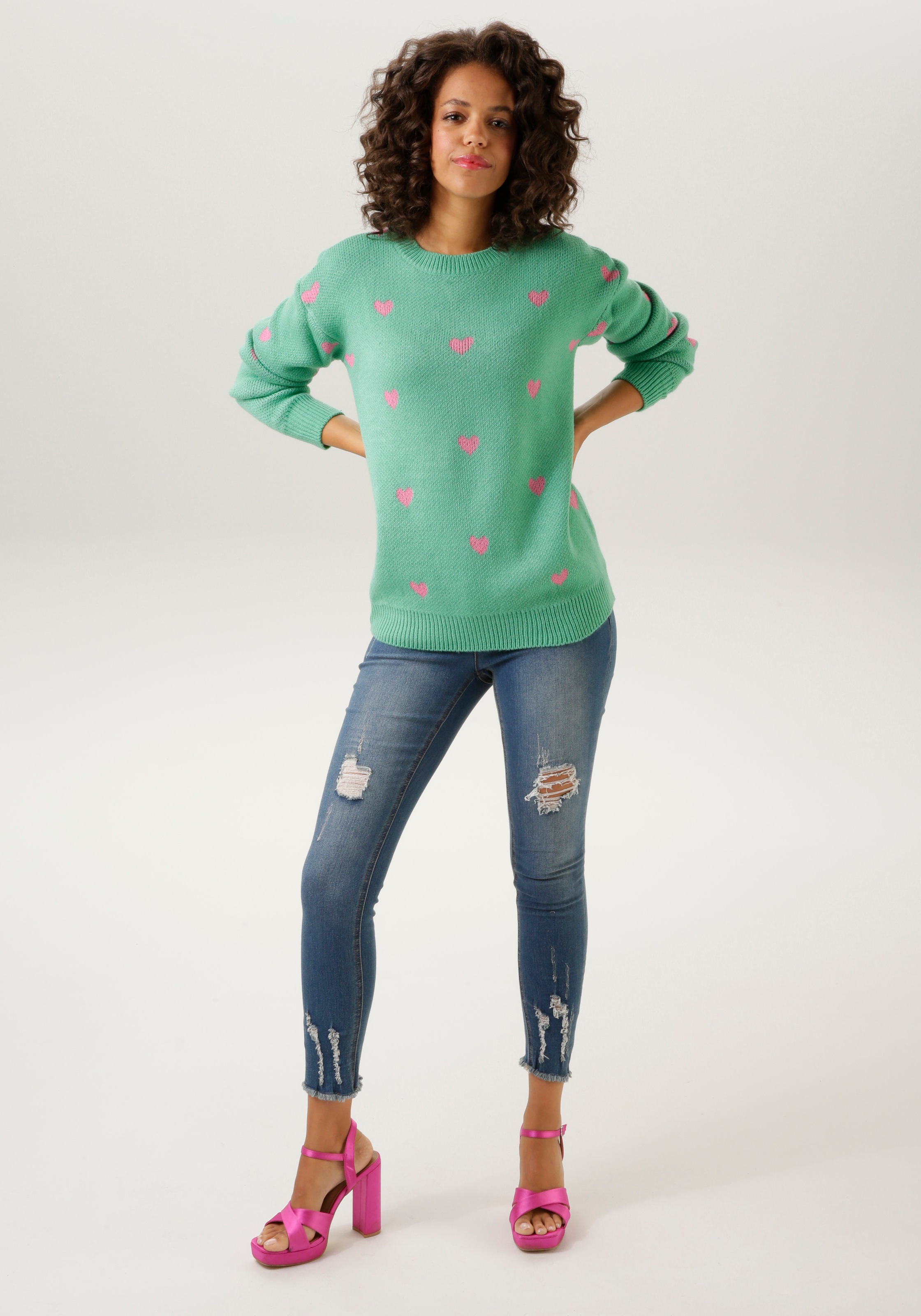 Aniston CASUAL Strickpullover, mit eingestrickten Herzchen