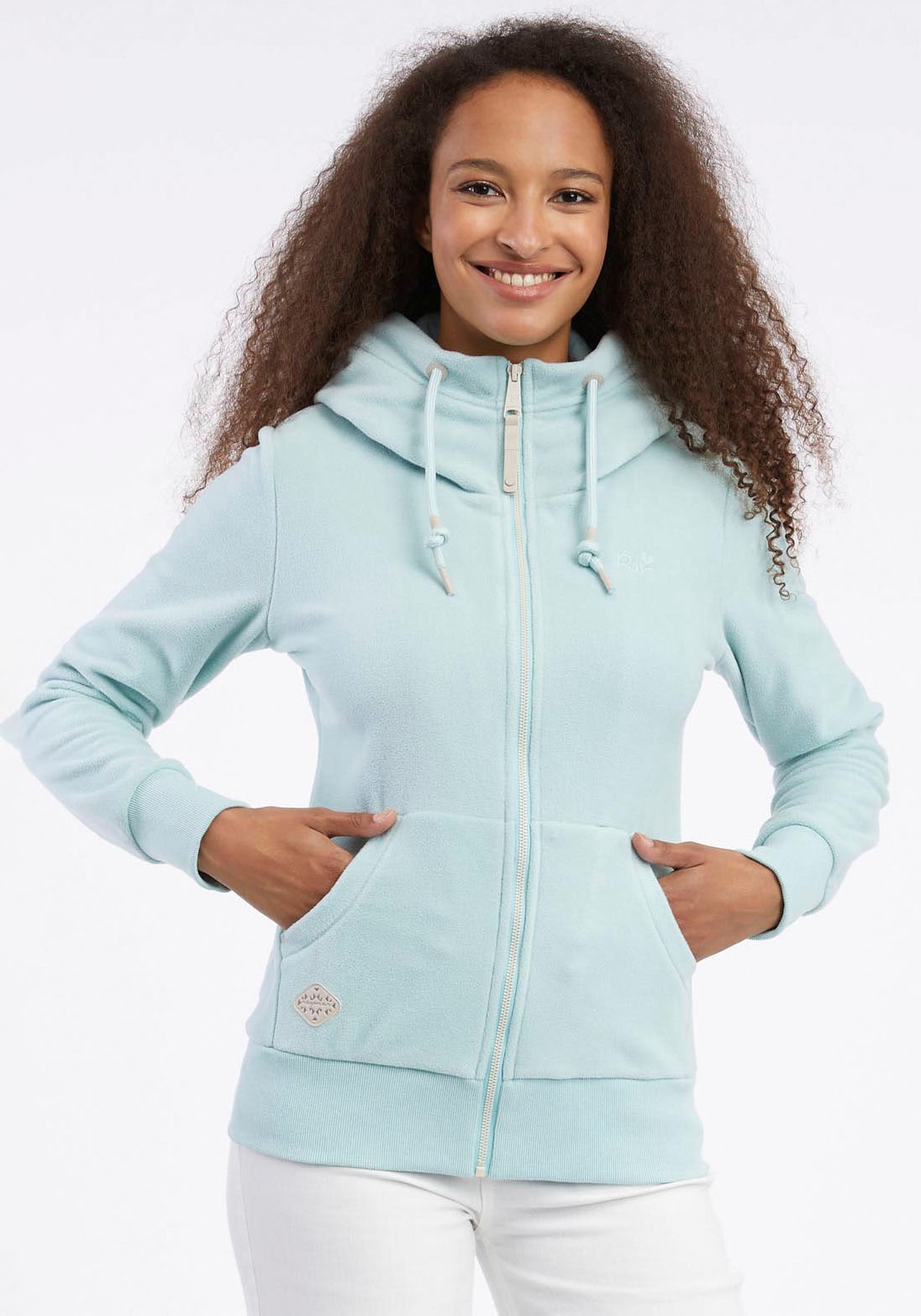 Ragwear Sweatjacke "NESKA FLEECE ZIP", mit Kapuze und Kordelzug, praktische Eingrifftaschen