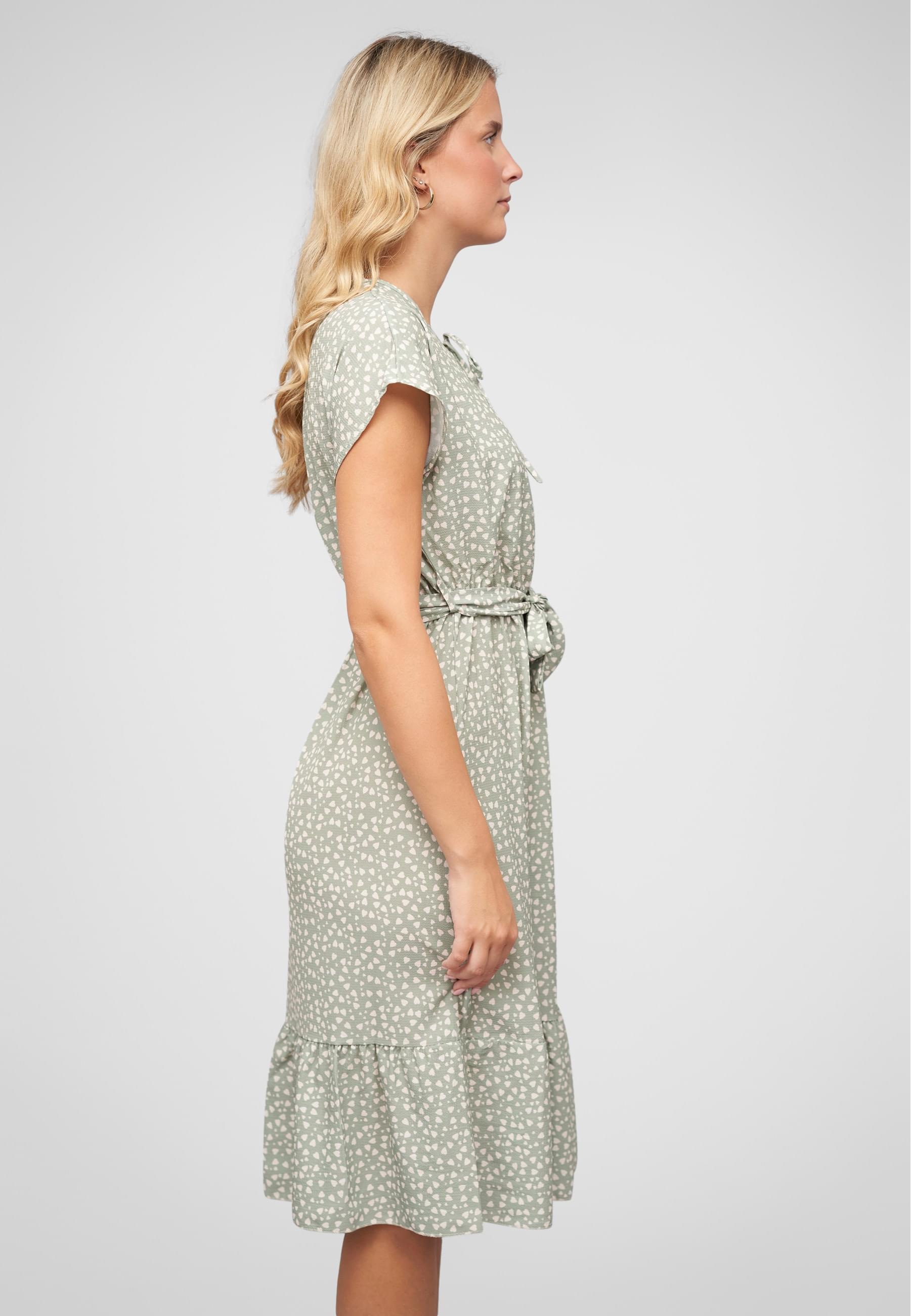 CLOUD 5IVE Shirtkleid »CLOUD 5IVE T-Shirt-Kleid mit All Over Herz Print und Bindegürtel« 1 Stk. tlg.