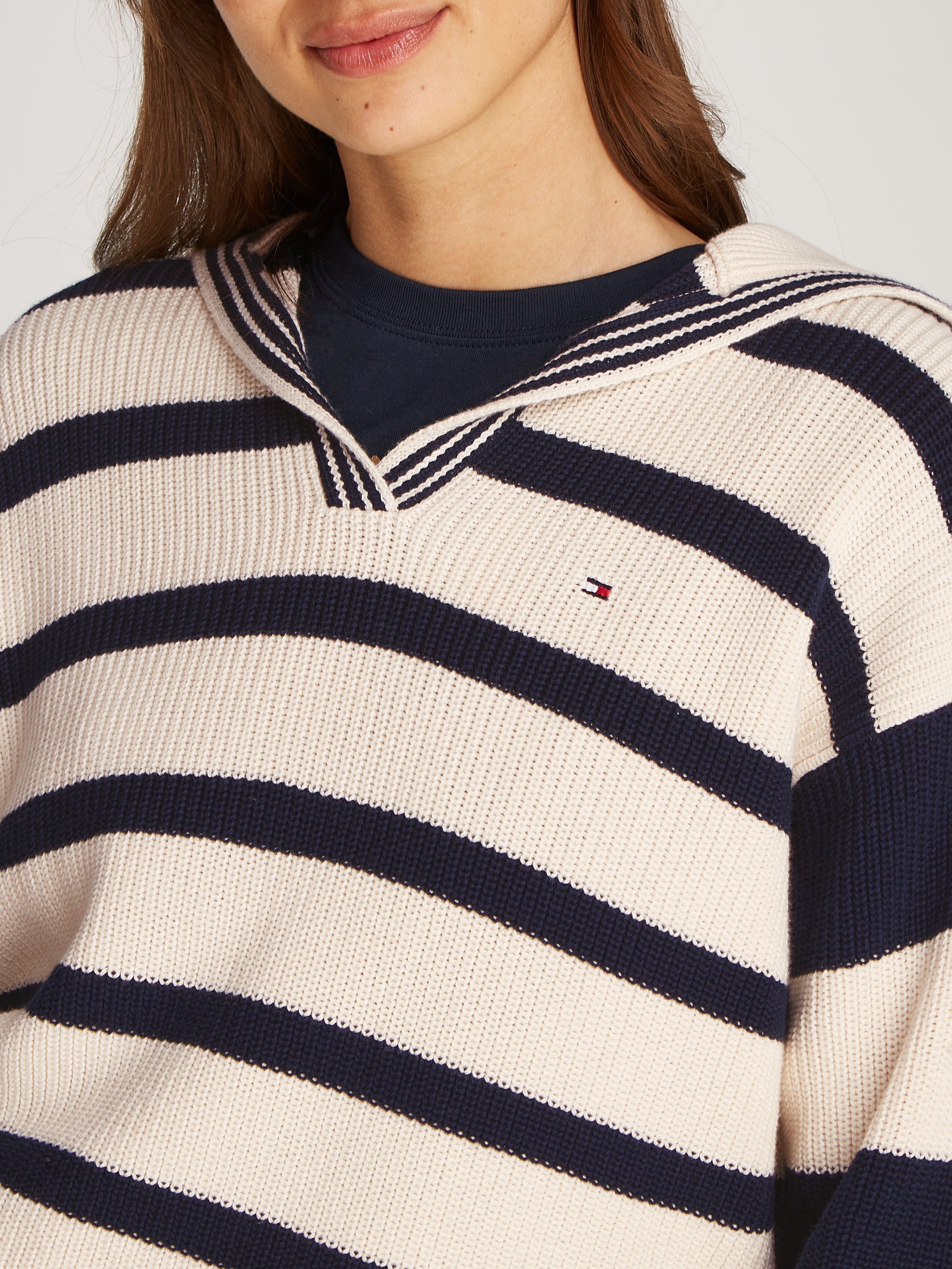 Tommy Hilfiger Polokragenpullover »CO CARDI STITCH OPEN POLO SWT LS«, mit Perlfangmuster, Polokragen, Logostickerei