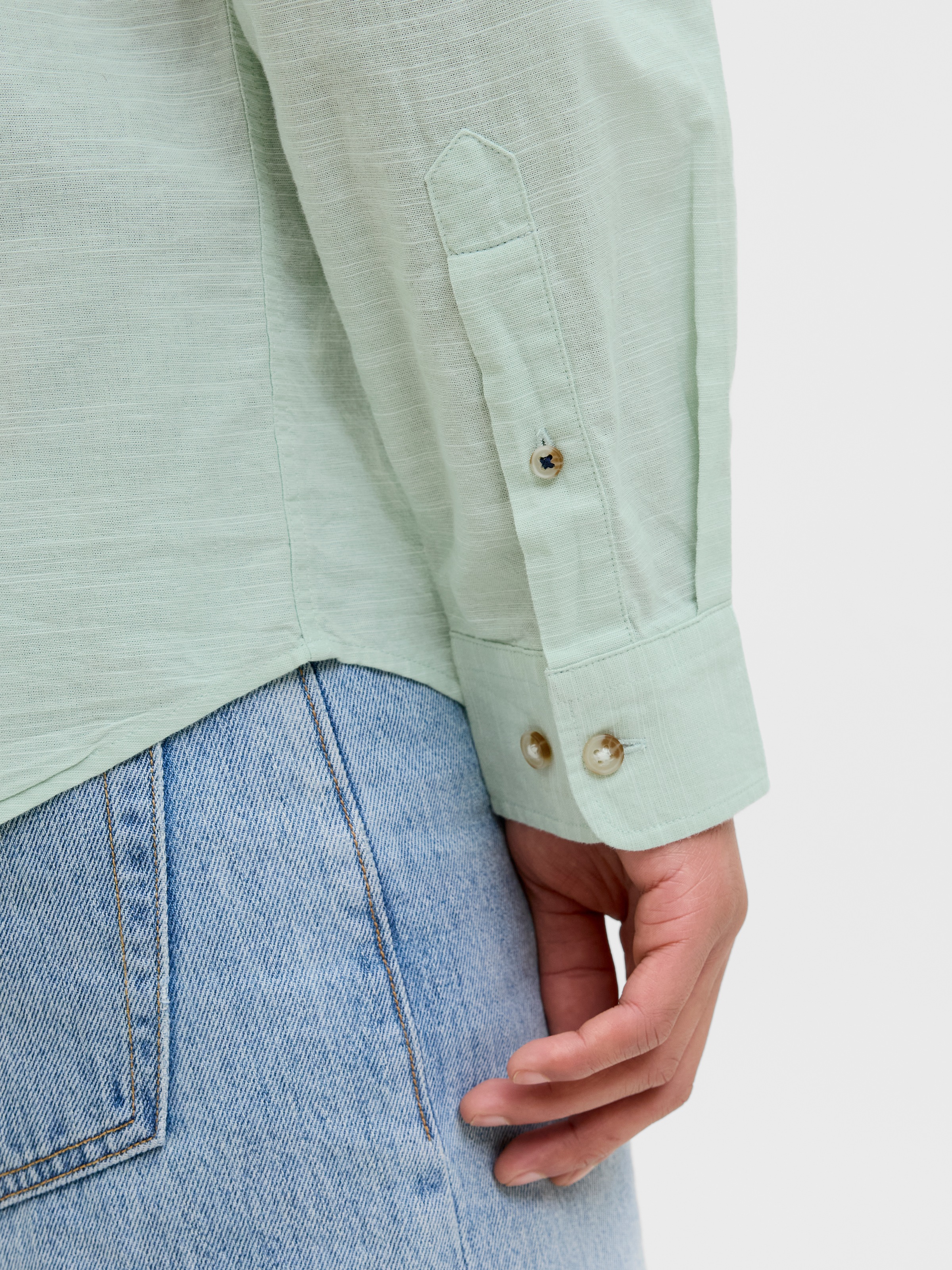 Thumbnail - Jack & Jones "JJESUMMER SHIRT LS SN" mit Hemdkragen