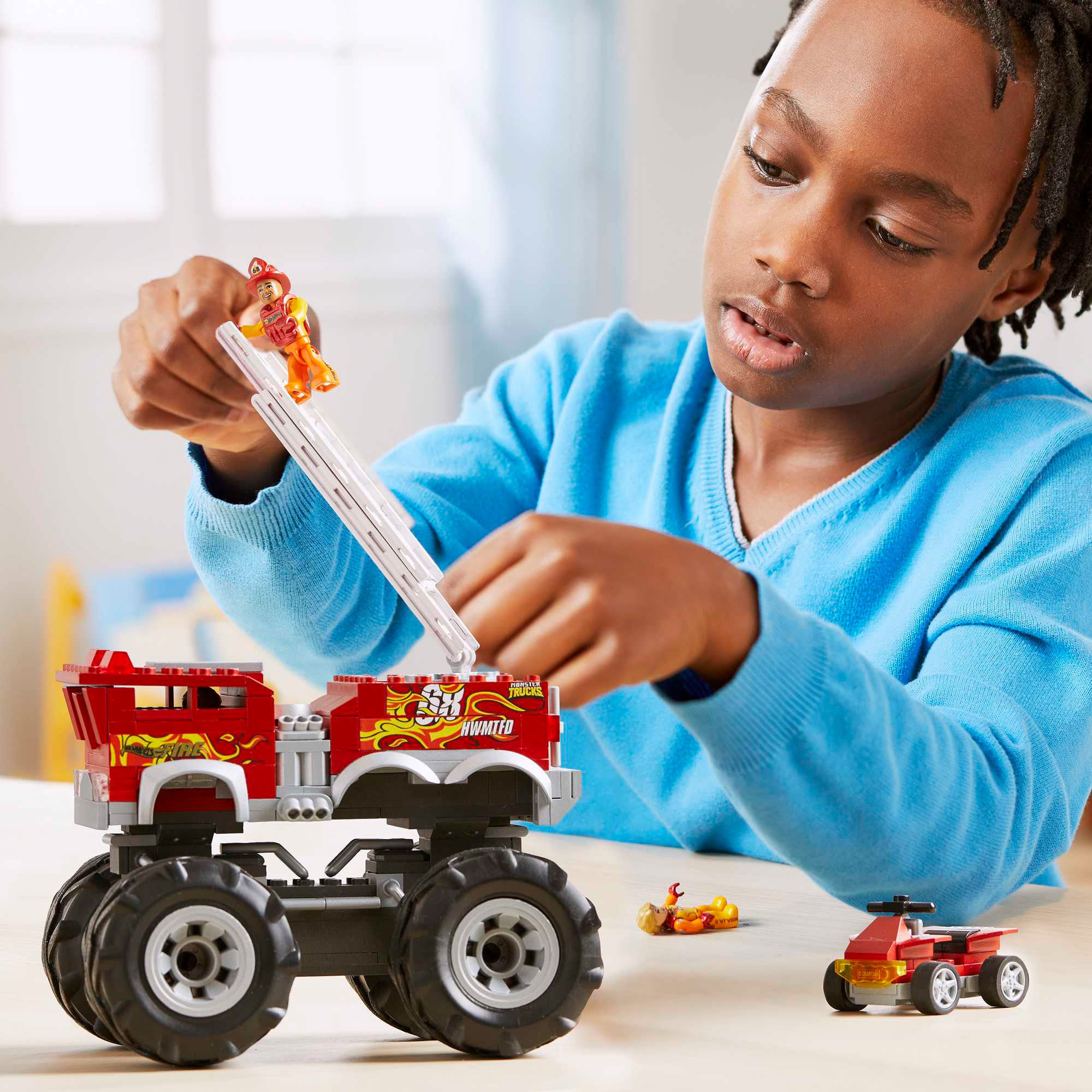 MEGA Spielzeug-Auto »Hot Wheels Feuerwehr-Auto Monster Truck«, (284 tlg.), mit 2 Figuren