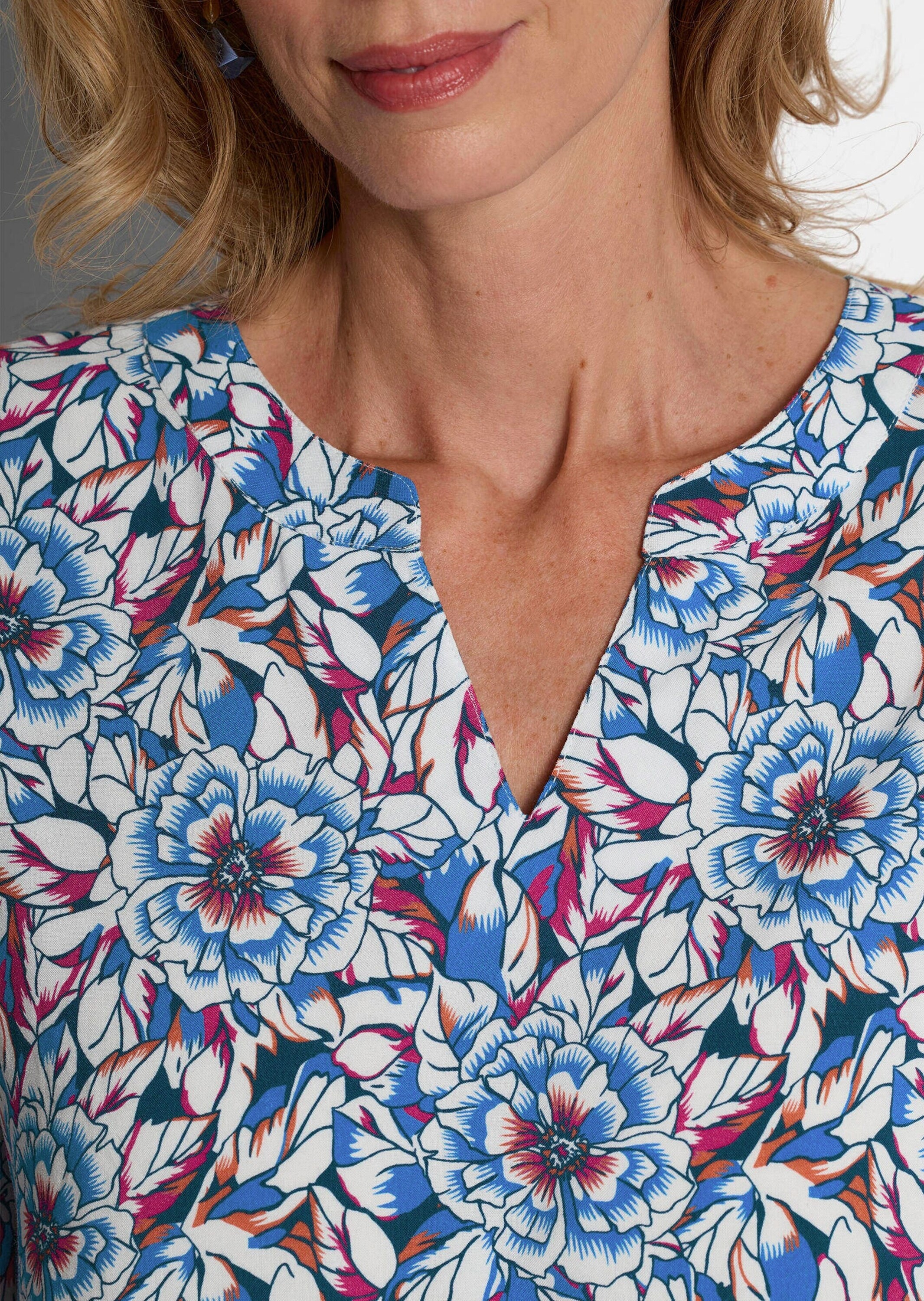 GOLDNER Schlupfbluse »Kurzgröße Viskosebluse mit floralem Muster« figurschmeichelnder Schnitt