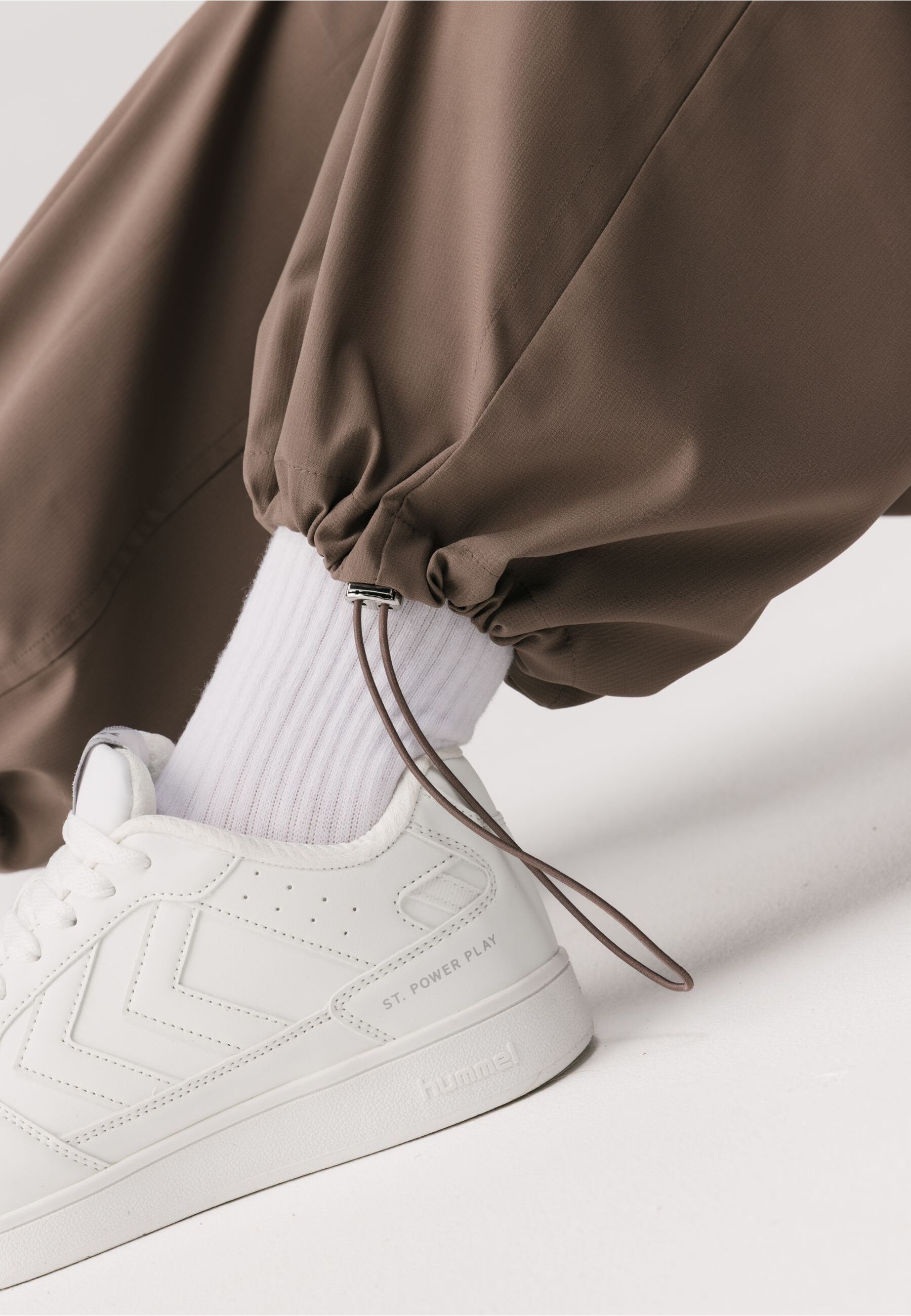GIRLFRIEND COLLECTIVE Trekkinghose »Girlfriend Collective Amy Adjustable Pants«
