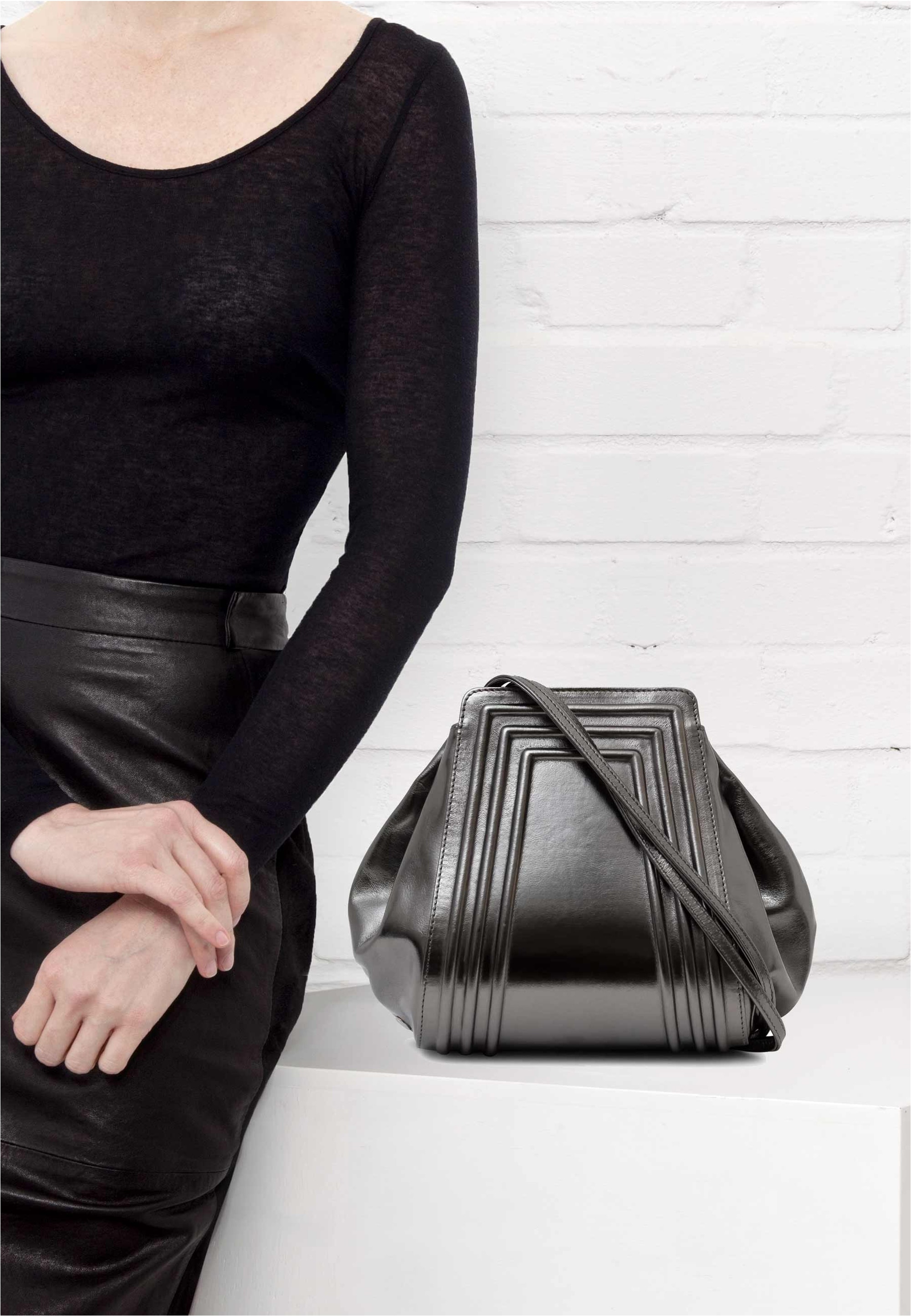 GRETCHEN Schultertasche, aus italienischem Kalbsleder