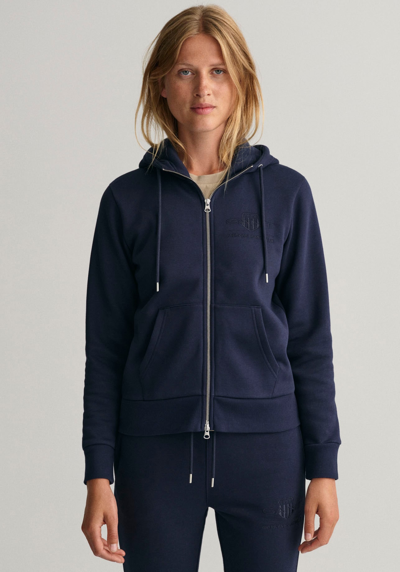 Gant Sweatjacke »REG TONAL SHIELD ZIP HOODIE«, mit Logostickerei auf der  Brust online kaufen | BAUR