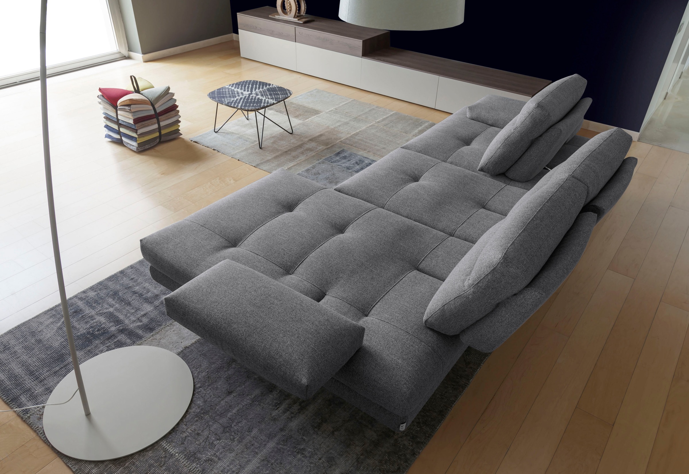 CALIA ITALIA Ecksofa »Toby Wing, L-Form, Designsofa mit sensationellem Sitzkomfort«, inklusive Sitztiefenverstellung, Füße in chrom glänzend