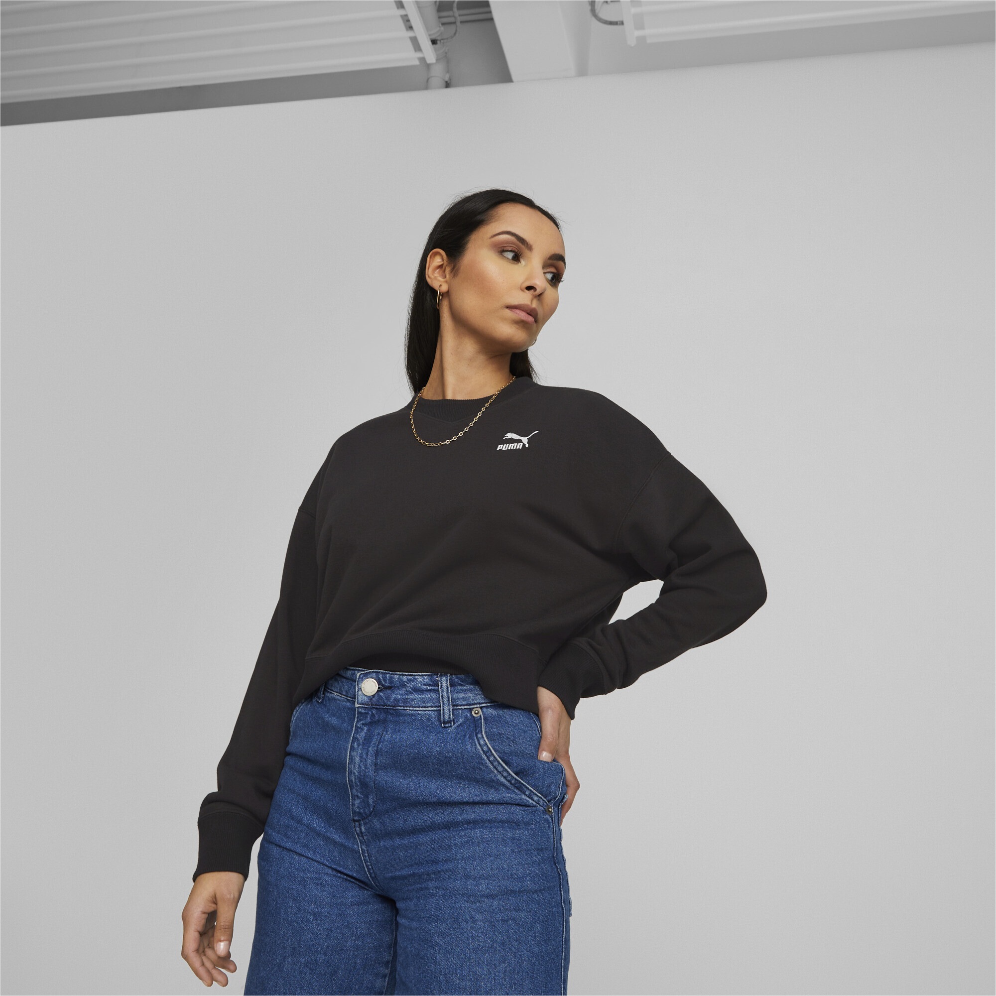 PUMA Sweatshirt »Classics Crew Neck Sweatshirt Damen«